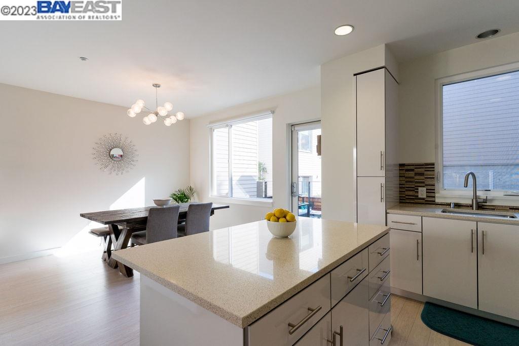 Detail Gallery Image 10 of 39 For 151 Avocet Way, San Francisco,  CA 94124 - 3 Beds | 2/1 Baths