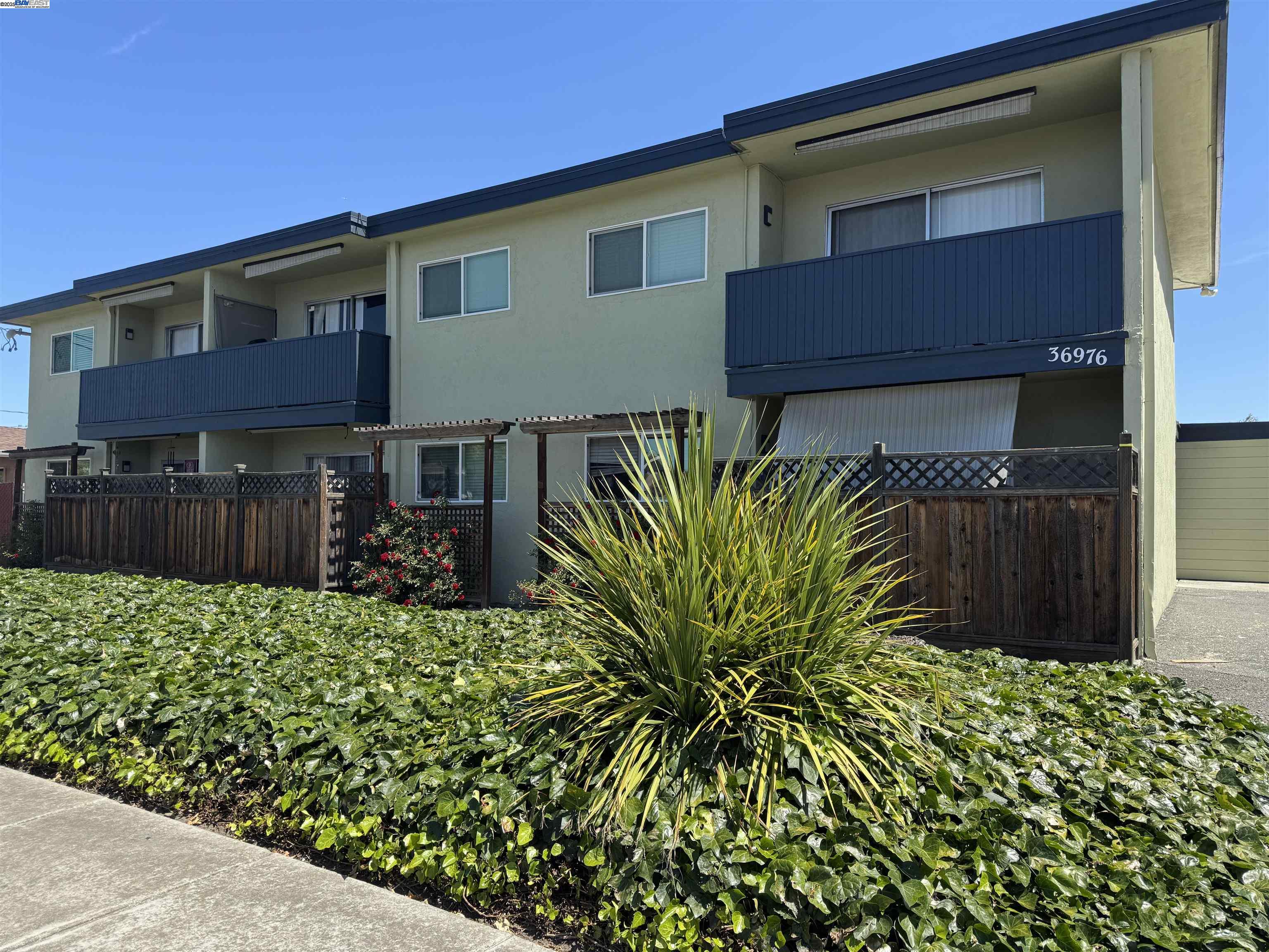 Front Image Thumbnail for BE41039512