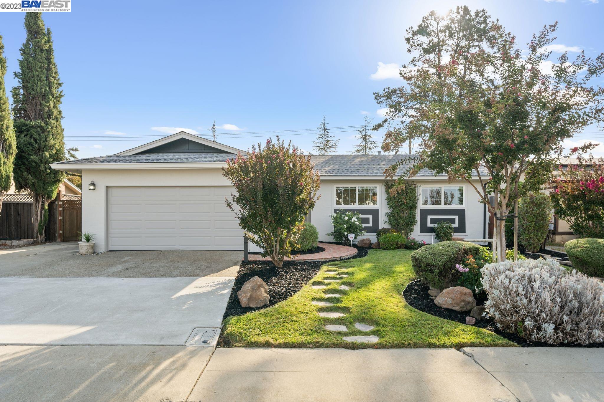 Detail Gallery Image 1 of 1 For 2043 Del Monte St, Livermore,  CA 94551 - 3 Beds | 2 Baths
