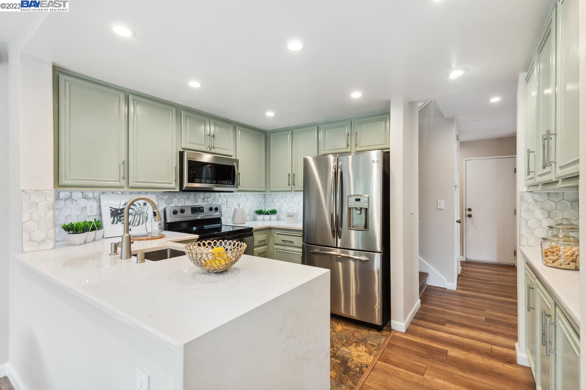 Detail Gallery Image 1 of 1 For 3545 Mcsherry Way, Alameda,  CA 94502 - 3 Beds | 2/1 Baths