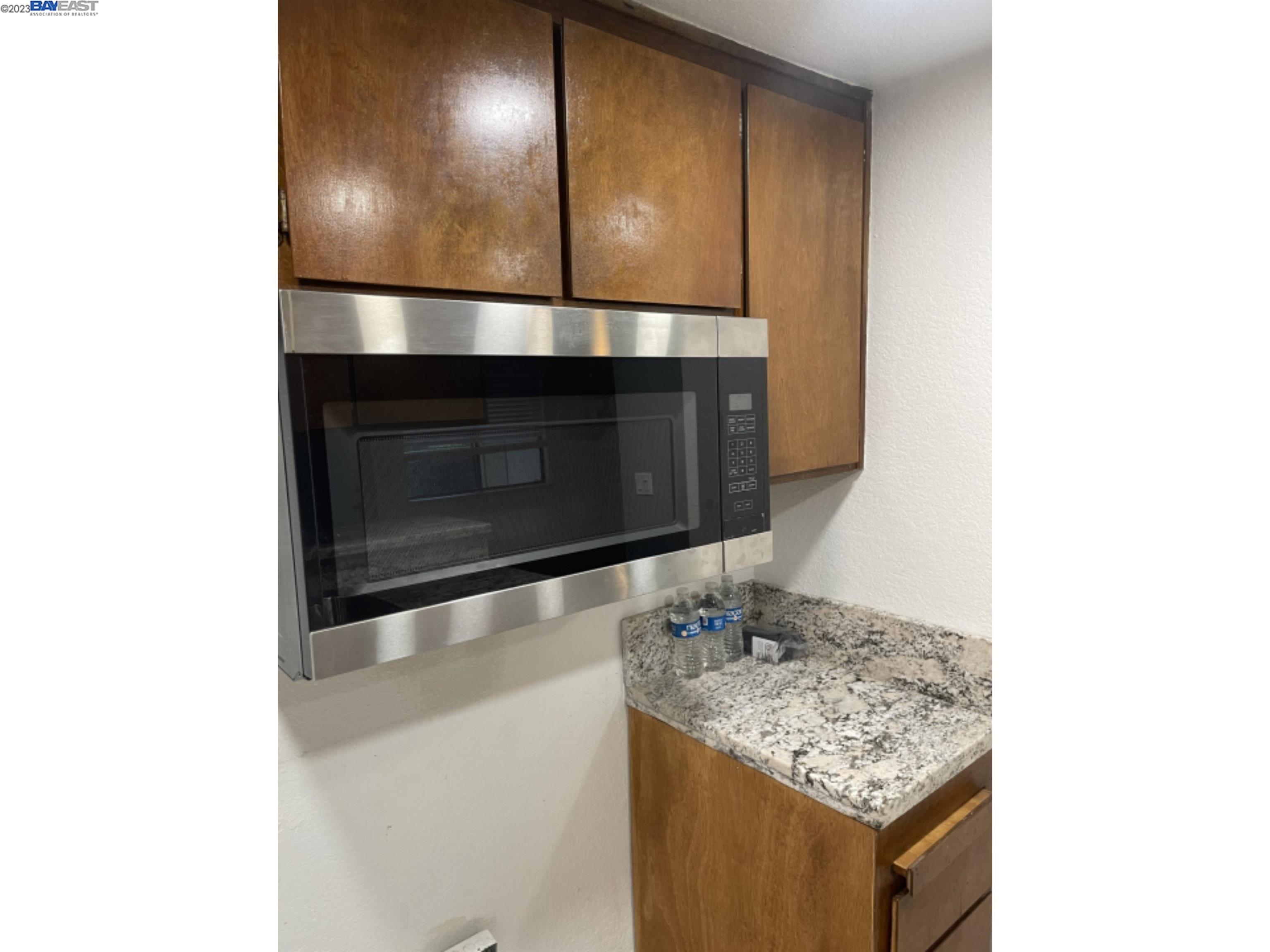 Detail Gallery Image 9 of 9 For 1733 Pyrenees Ave #122,  Stockton,  CA 95210 - 1 Beds | 1 Baths