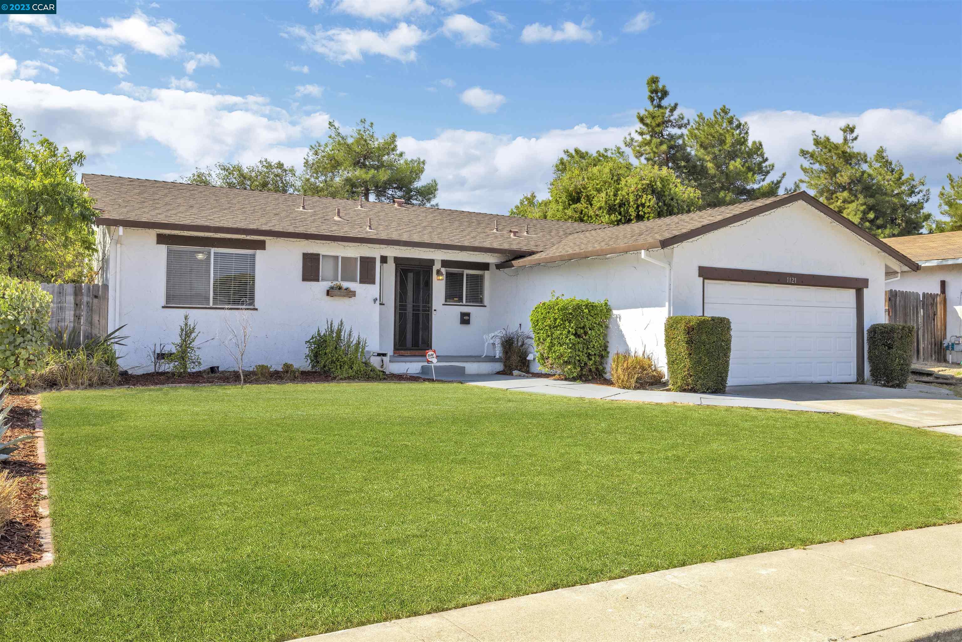 Detail Gallery Image 1 of 1 For 1121 Monterey Dr, Antioch,  CA 94509 - 3 Beds | 2 Baths