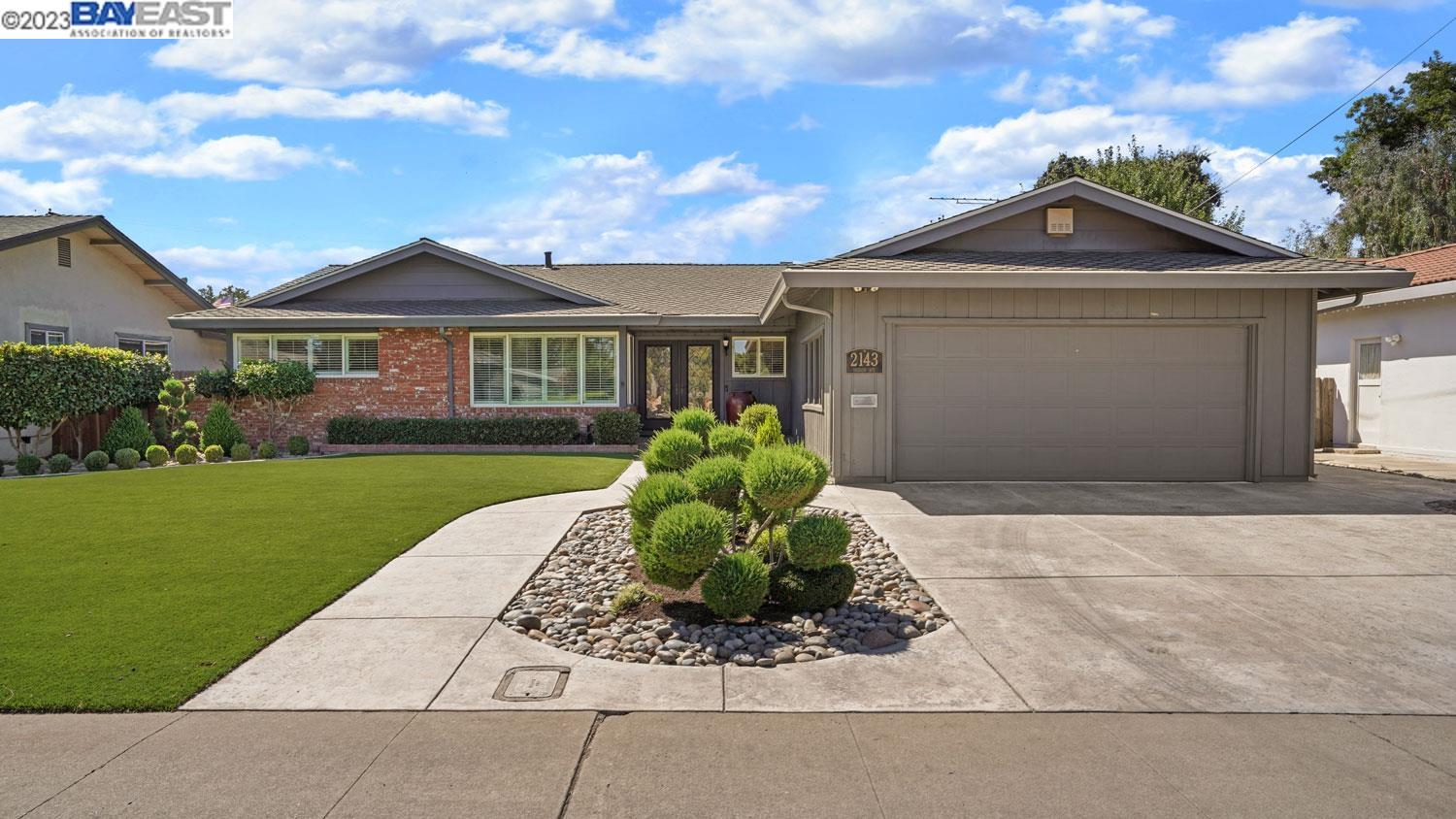 Detail Gallery Image 1 of 1 For 2143 Oregon Ave, Stockton,  CA 95204 - 3 Beds | 3/1 Baths