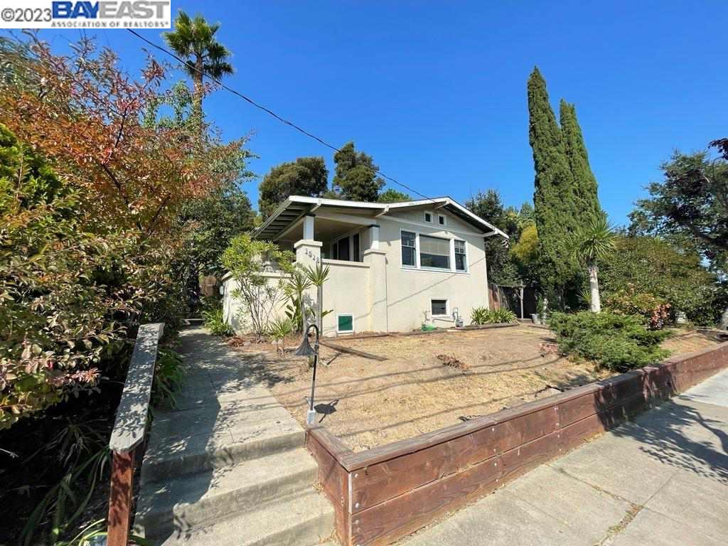 Detail Gallery Image 1 of 1 For 1318 Magnolia Ave, San Carlos,  CA 94070 - 3 Beds | 1/1 Baths