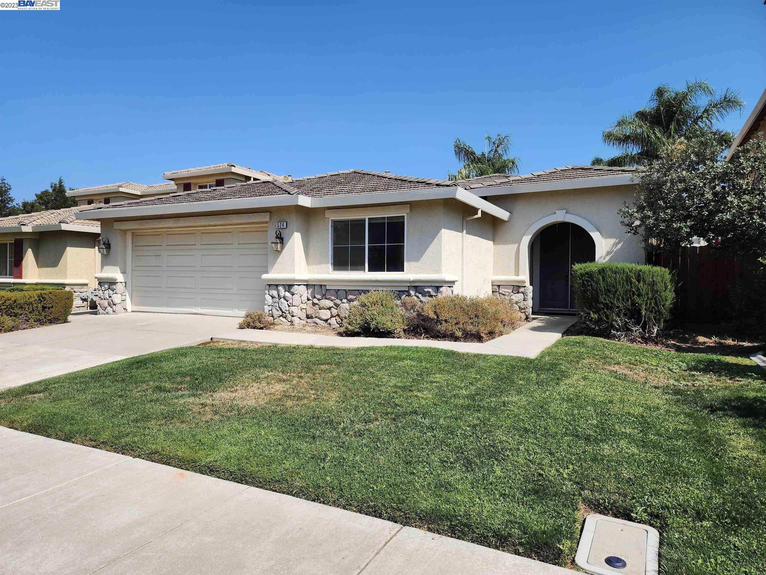 Detail Gallery Image 1 of 1 For 524 Cape Breton Ln, Tracy,  CA 95377 - 4 Beds | 2/1 Baths