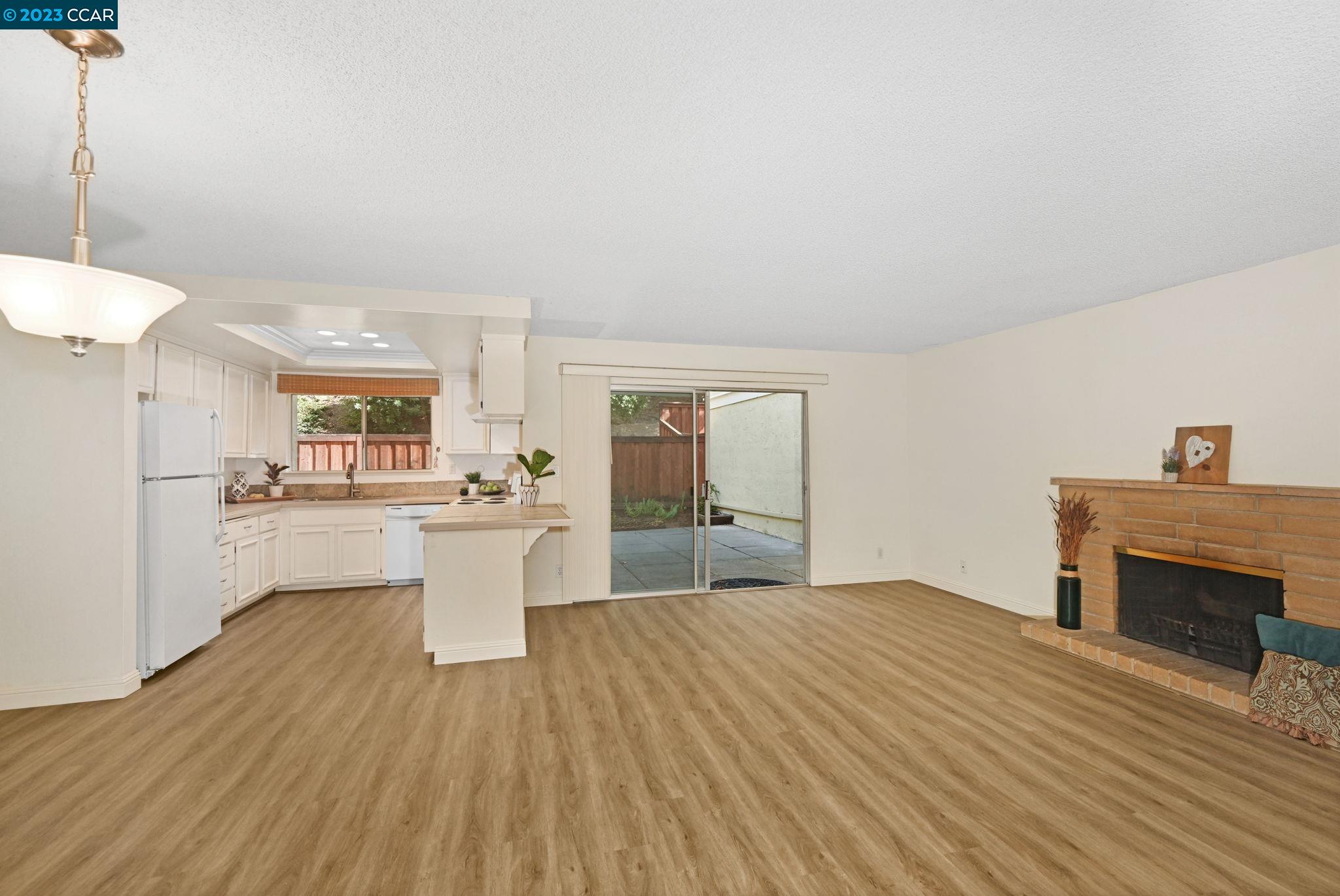 Photo #13: 41040067 Listing: Photo #13
