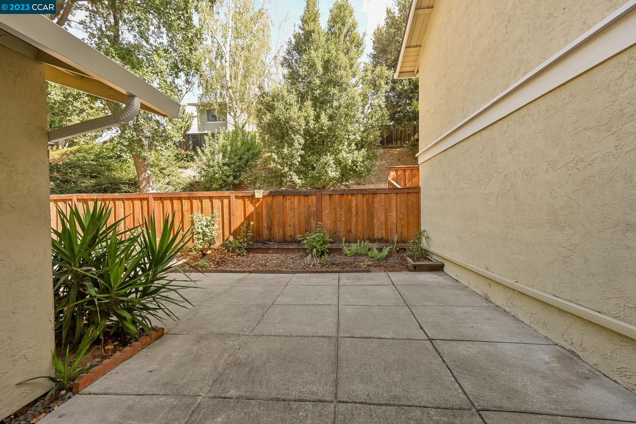 Photo #23: 41040067 Listing: Photo #23