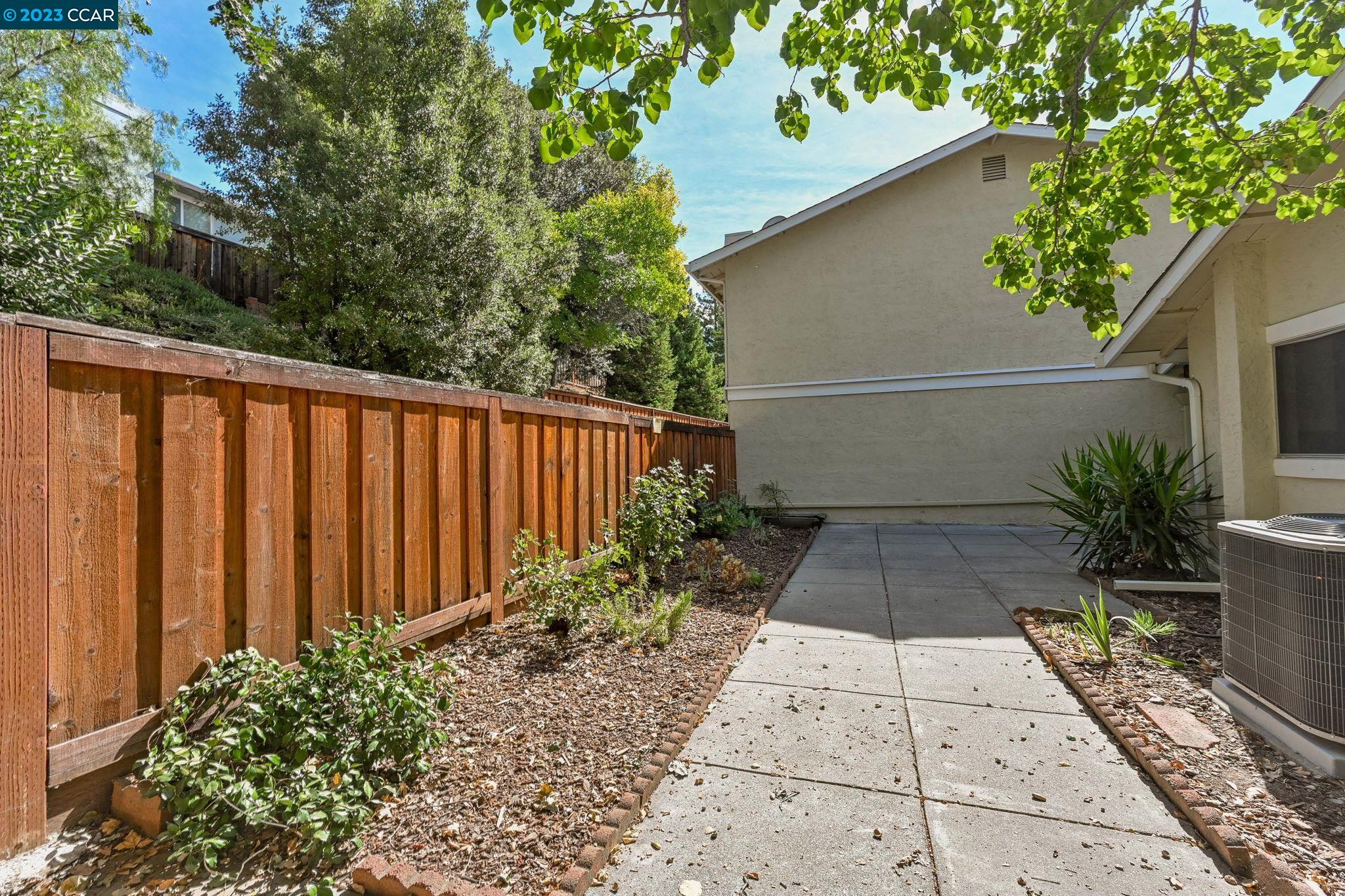 Photo #25: 41040067 Listing: Photo #25