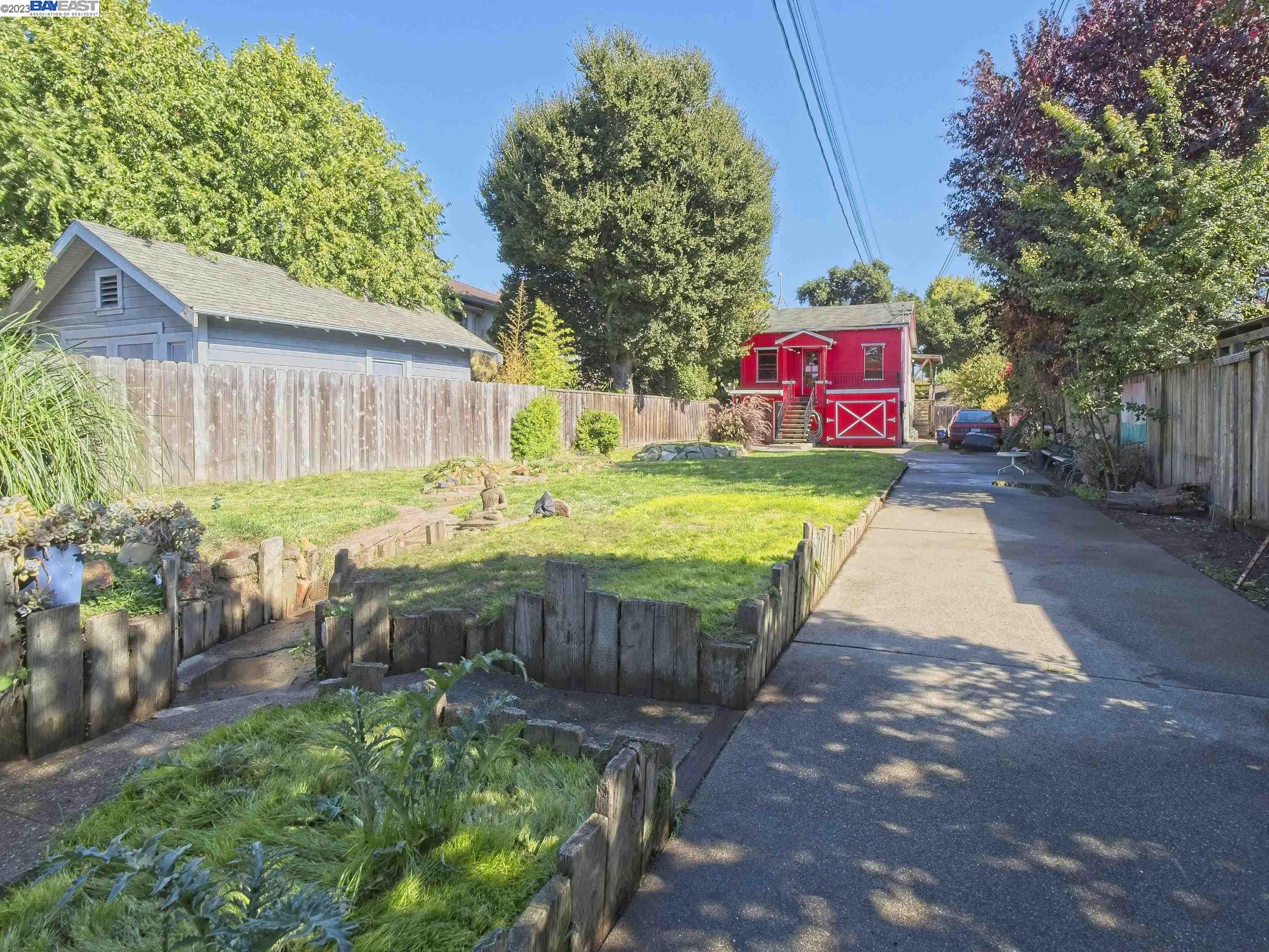 Detail Gallery Image 1 of 1 For 1368 Grove St, Alameda,  CA 94501 - 2 Beds | 1 Baths