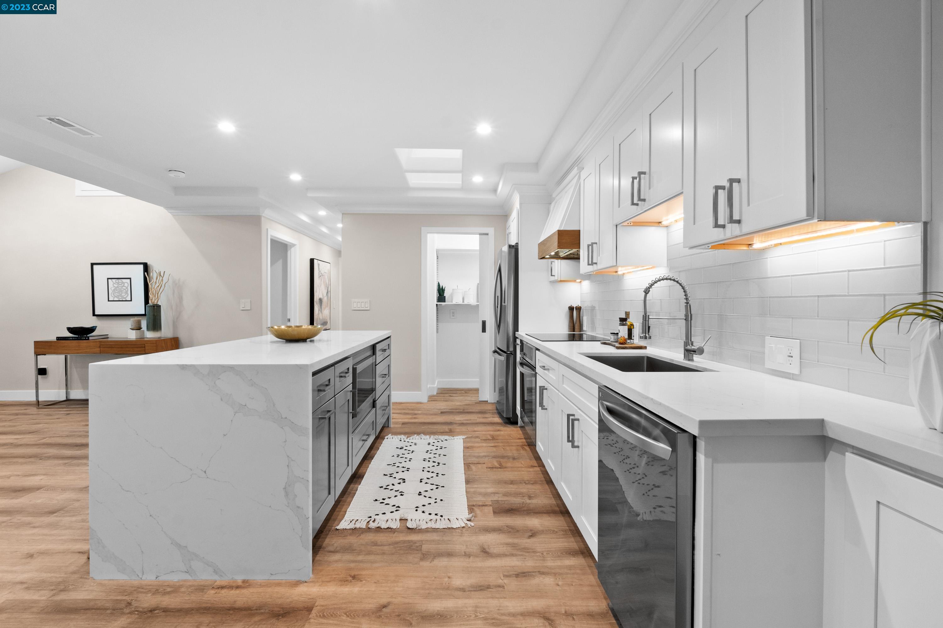 Photo #2: 41040175 Listing 