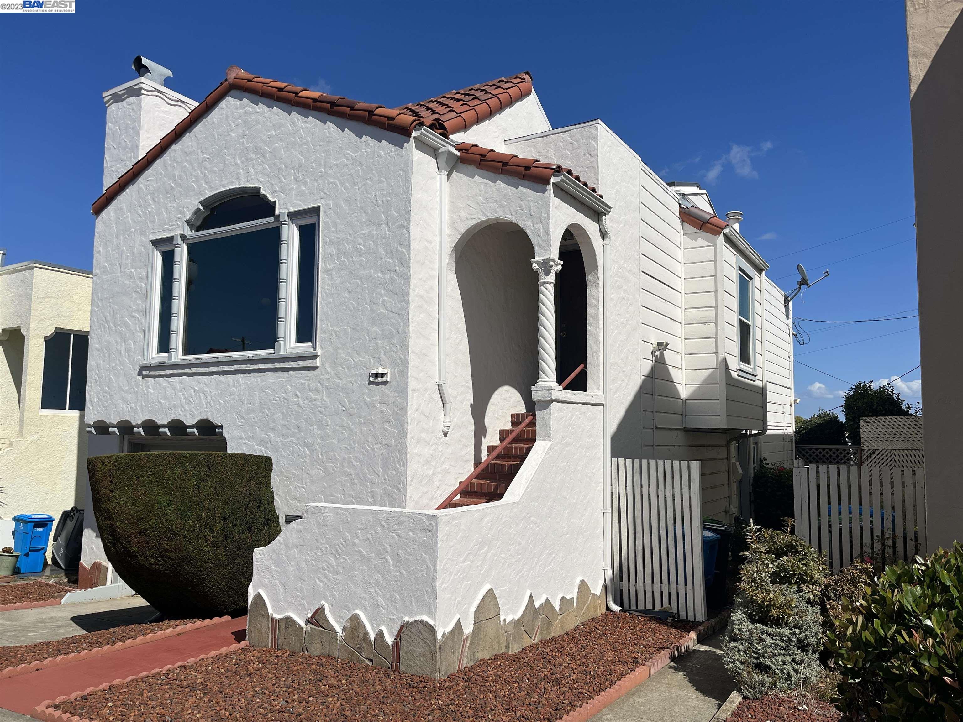 Detail Gallery Image 1 of 1 For 65 Dunsmuir St, San Francisco,  CA 94134 - 3 Beds | 1 Baths