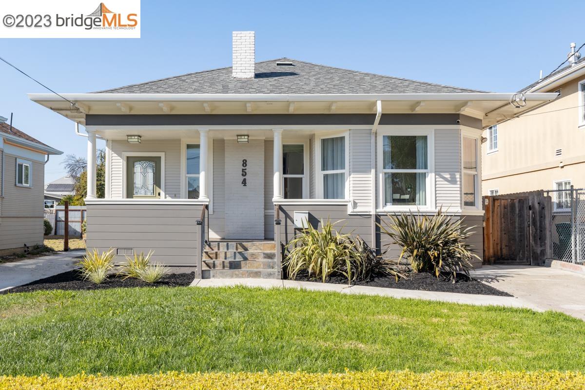 Detail Gallery Image 1 of 1 For 854 53rd St, Oakland,  CA 94608 - 3 Beds | 2 Baths