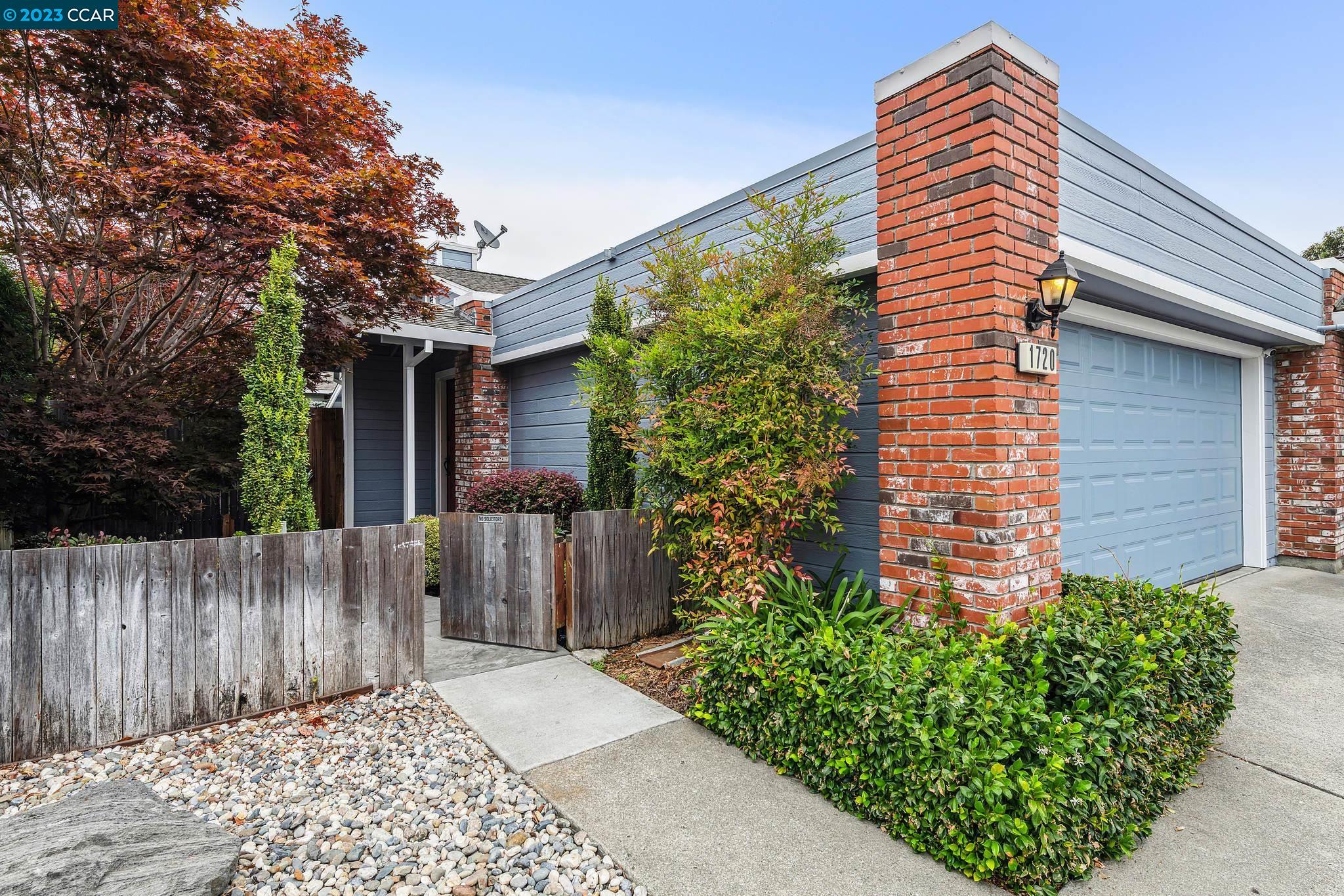 Detail Gallery Image 1 of 1 For 1720 Stuart Ct, Benicia,  CA 94510 - 2 Beds | 2 Baths