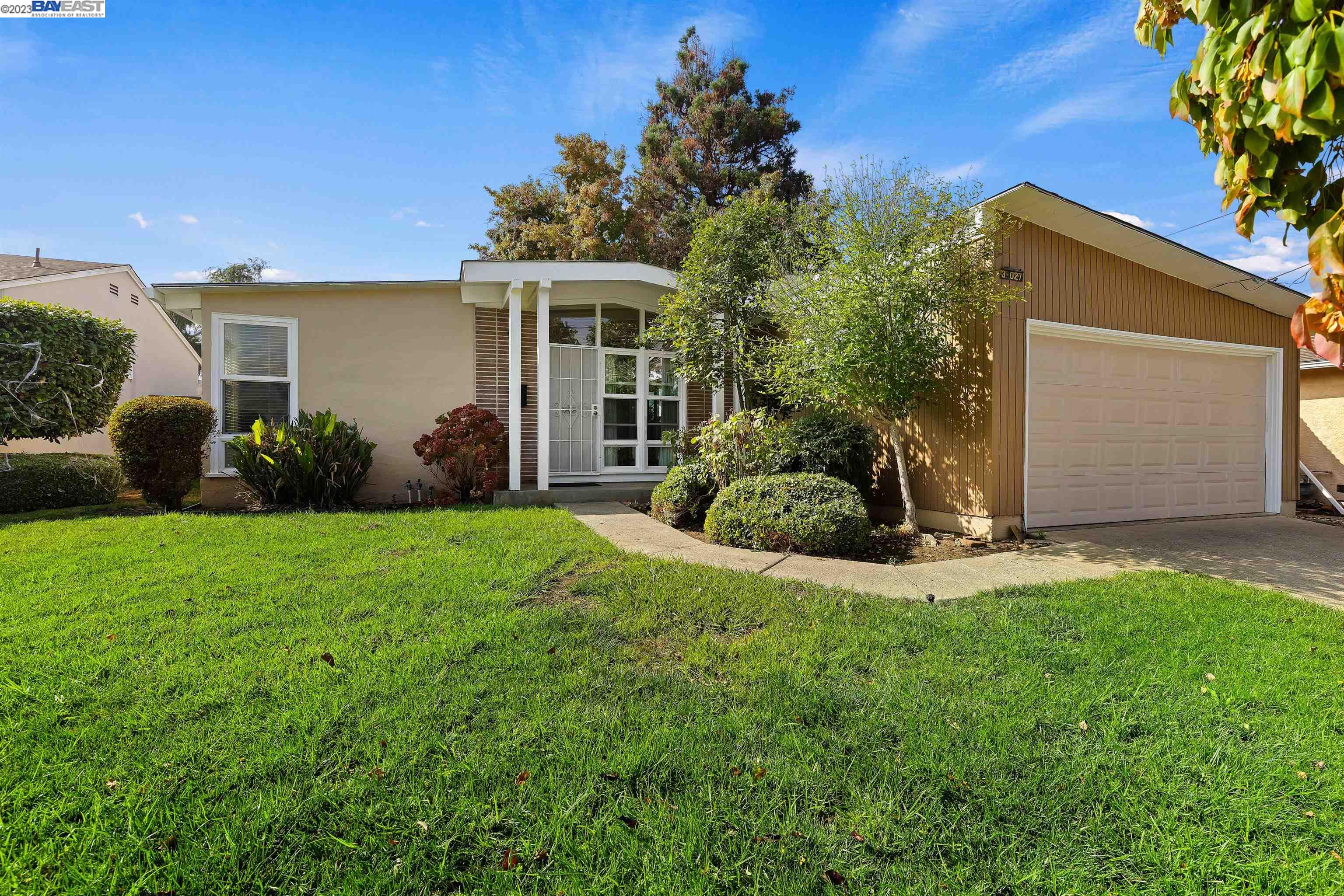 Detail Gallery Image 1 of 1 For 31027 Birkdale Way, Hayward,  CA 94544 - 3 Beds | 2 Baths