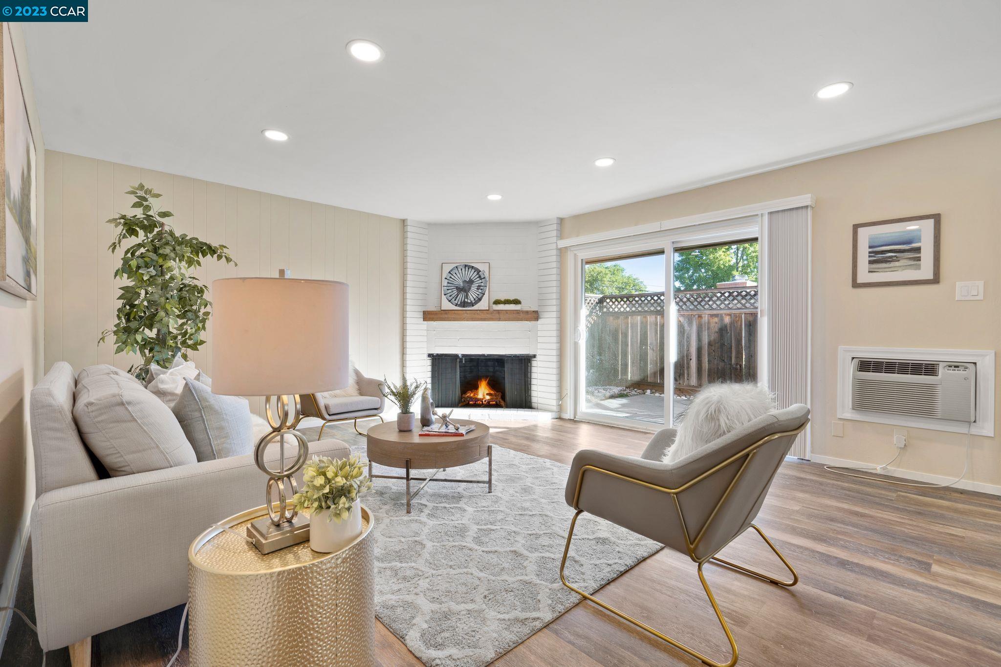 Photo #2: 41040469 Listing 