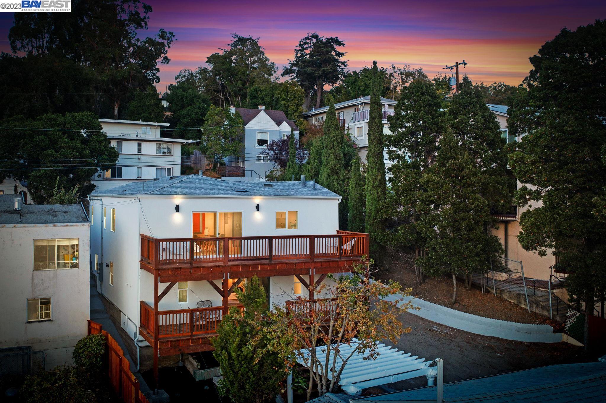 Detail Gallery Image 1 of 1 For 5939 Laird Ave, Oakland,  CA 94605 - 4 Beds | 4/1 Baths