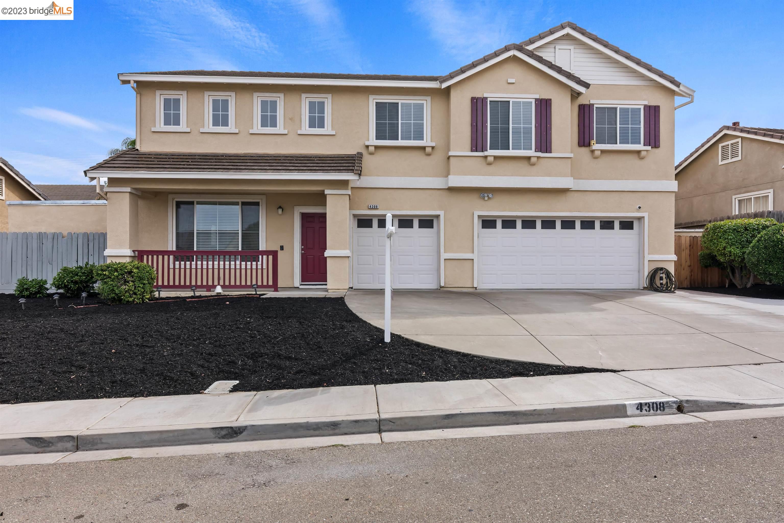 Detail Gallery Image 1 of 1 For 4308 Glen Canyon Circle, Pittsburg,  CA 94565 - 4 Beds | 3 Baths