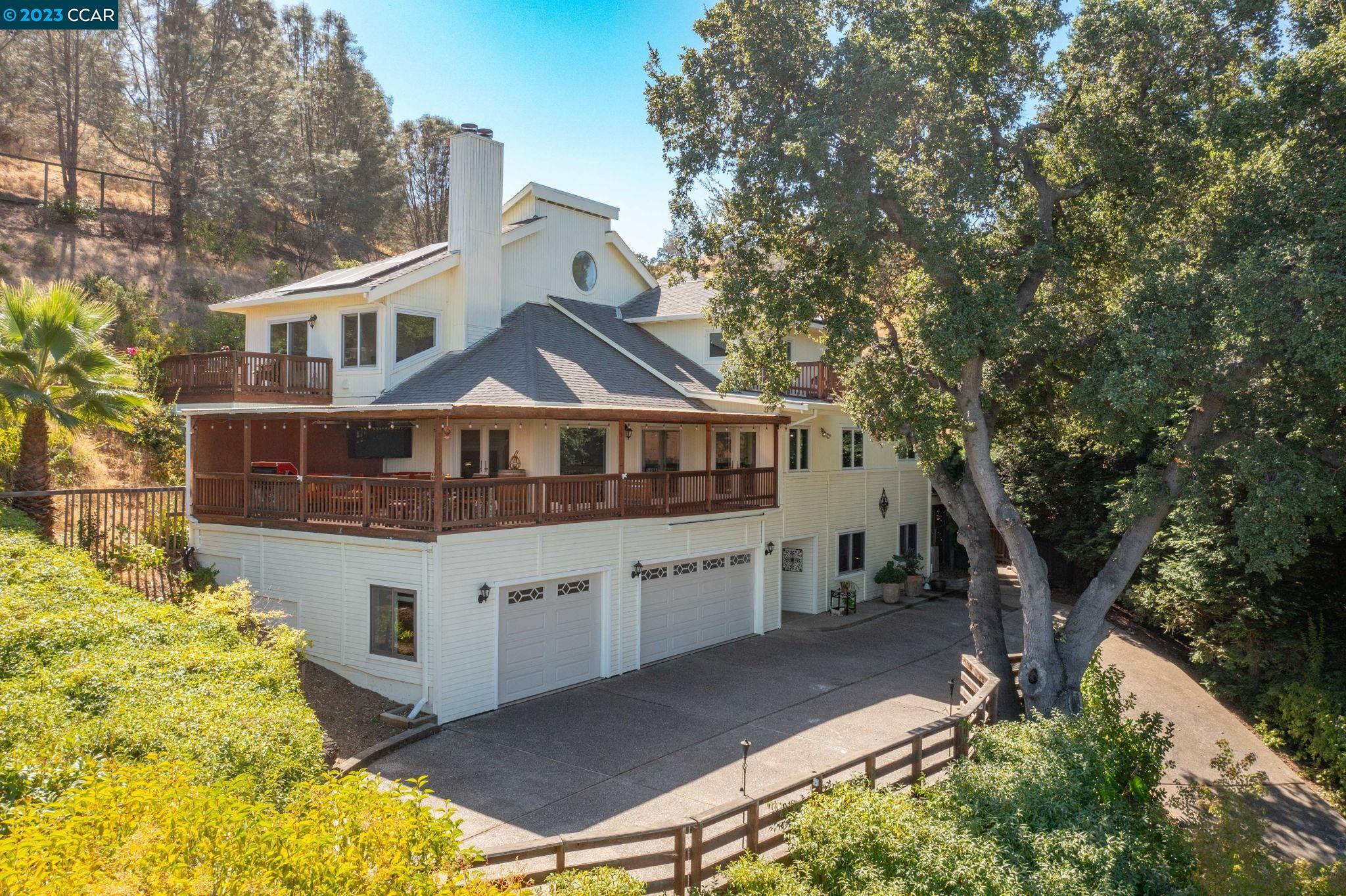 Detail Gallery Image 1 of 1 For 5795 Pepperridge Way, Concord,  CA 94521 - 5 Beds | 3/1 Baths