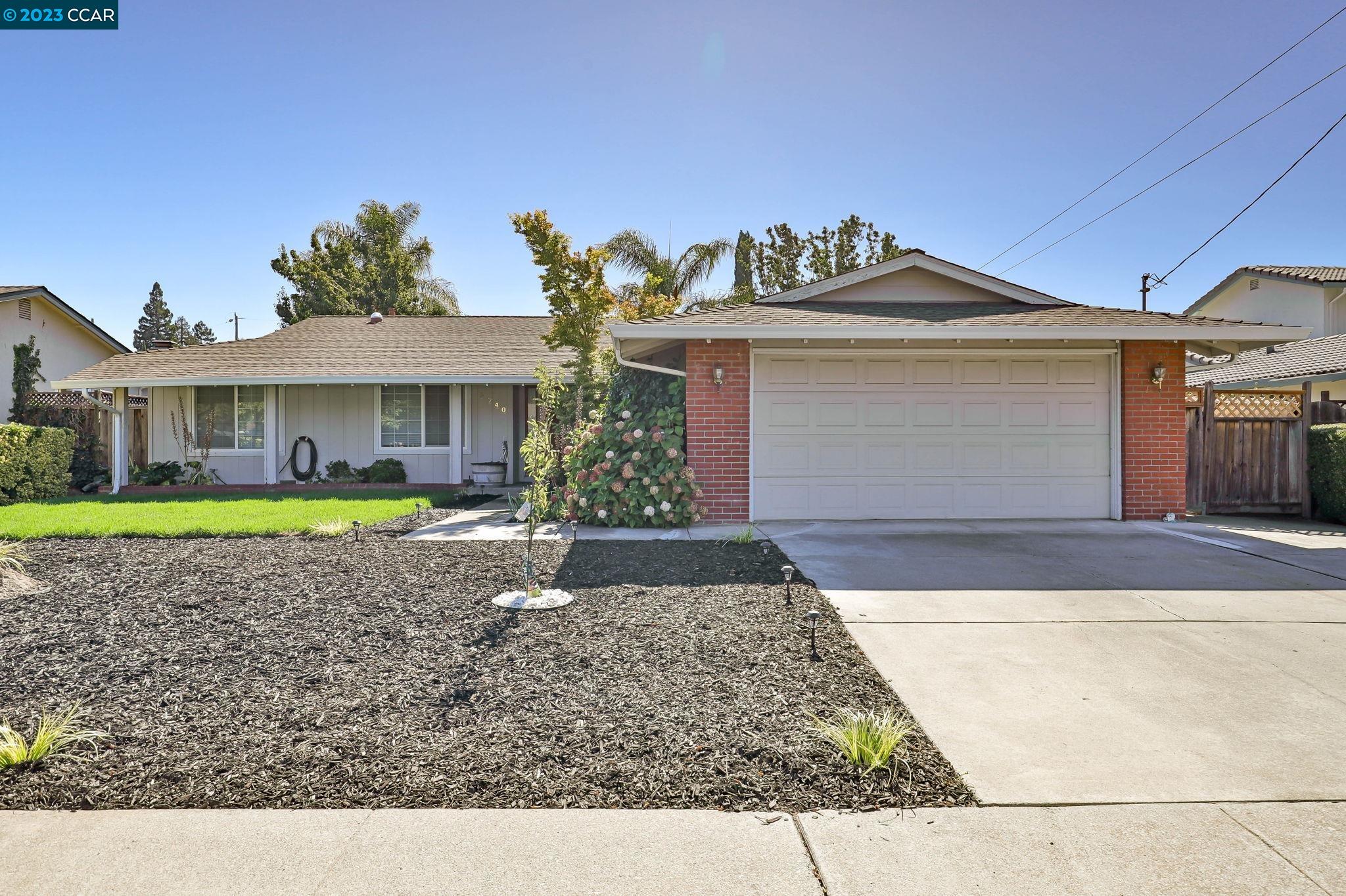 Detail Gallery Image 1 of 1 For 3740 Bamboo Ct, Concord,  CA 94519 - 3 Beds | 2 Baths