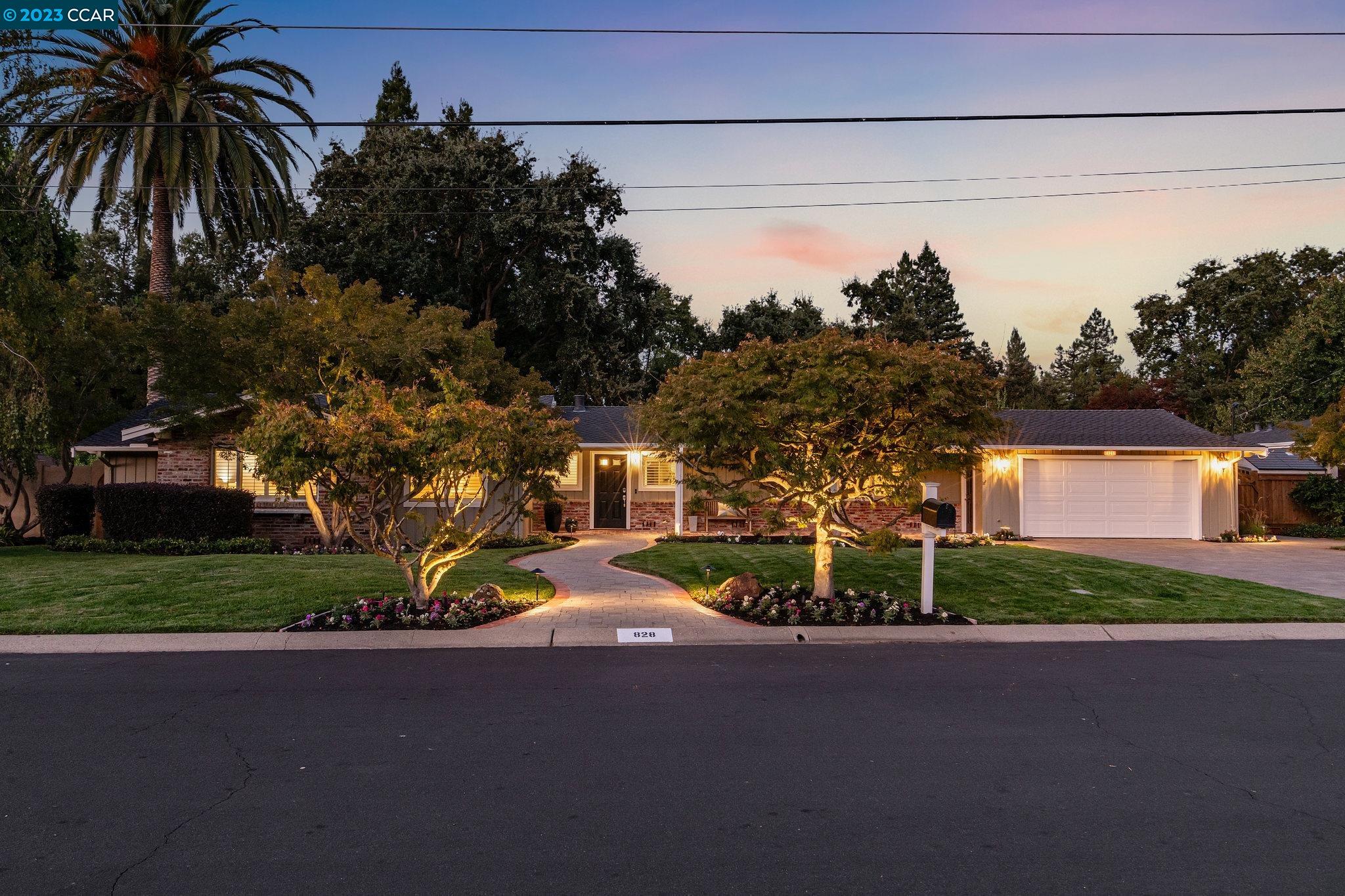 Detail Gallery Image 1 of 1 For 828 Camino Amigo, Danville,  CA 94526 - 5 Beds | 4/1 Baths