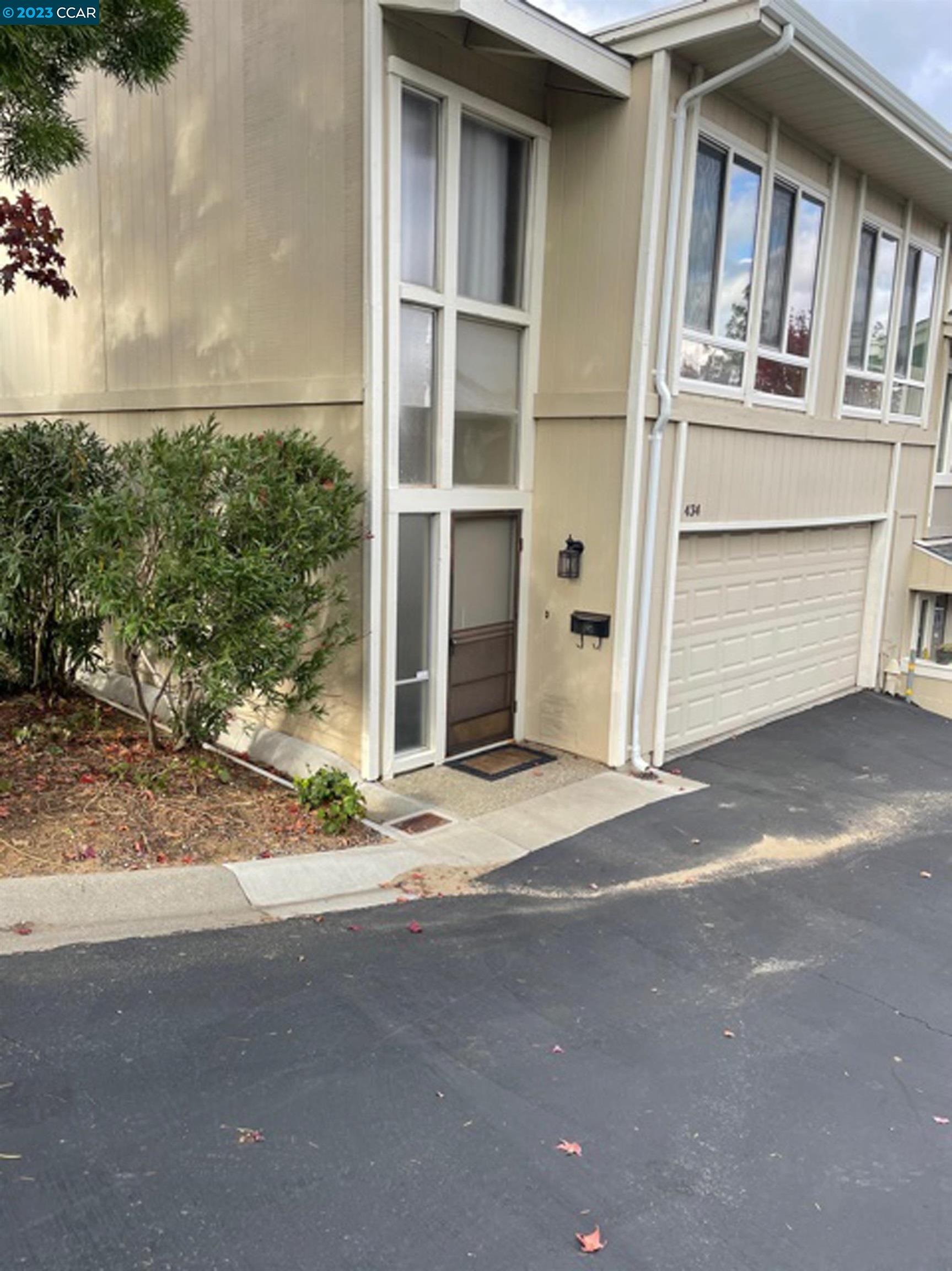 Detail Gallery Image 1 of 1 For 434 Ridgeview Dr, Pleasant Hill,  CA 94523 - 2 Beds | 2 Baths