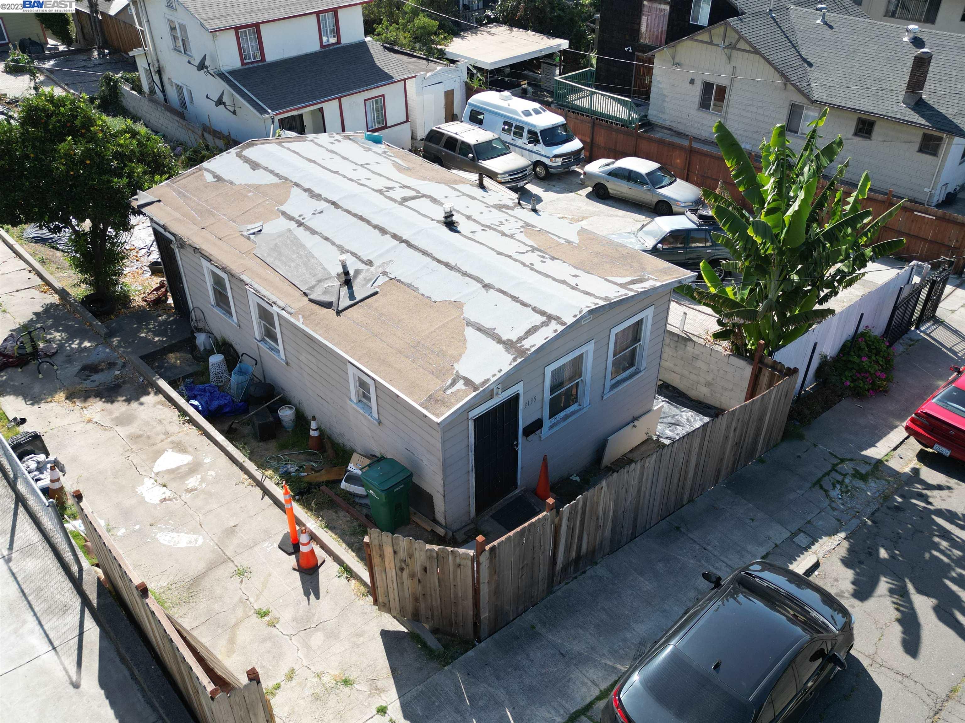 Detail Gallery Image 1 of 1 For 3135 E 27th St, Oakland,  CA 94601 - 1 Beds | 1 Baths