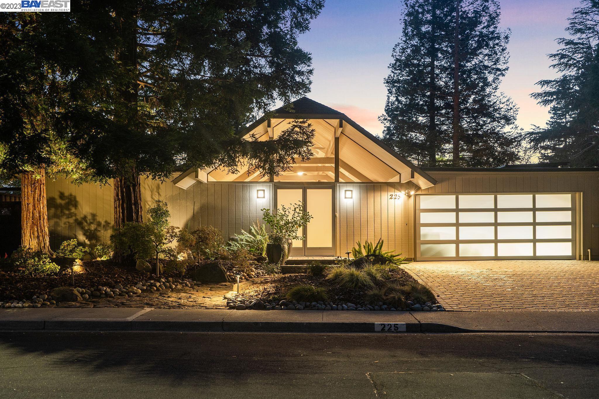 Detail Gallery Image 1 of 1 For 225 Clyde Dr, Walnut Creek,  CA 94598 - 3 Beds | 2/1 Baths