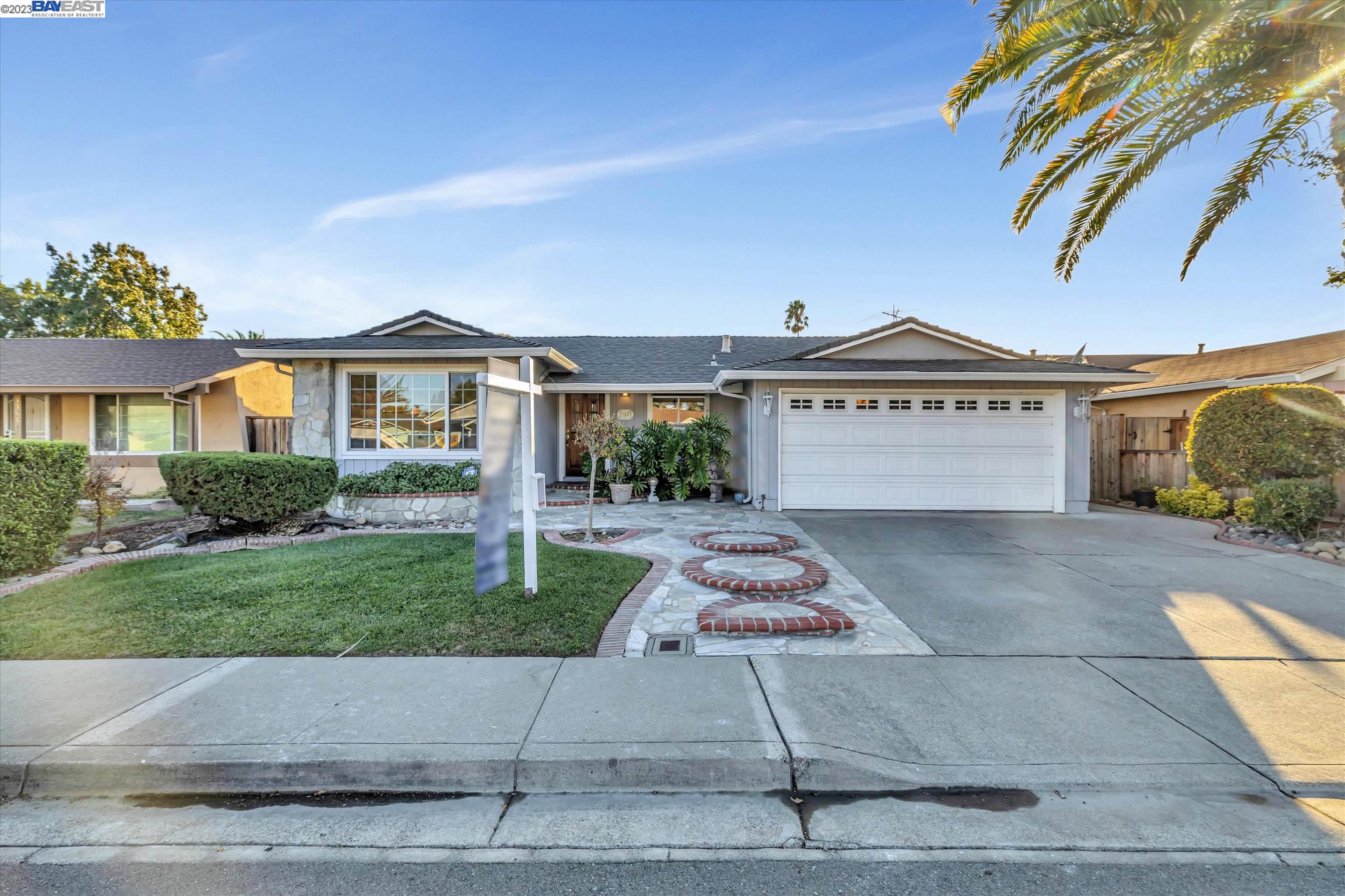 Detail Gallery Image 1 of 1 For 33827 Whitehead Ln, Fremont,  CA 94555 - 4 Beds | 2 Baths