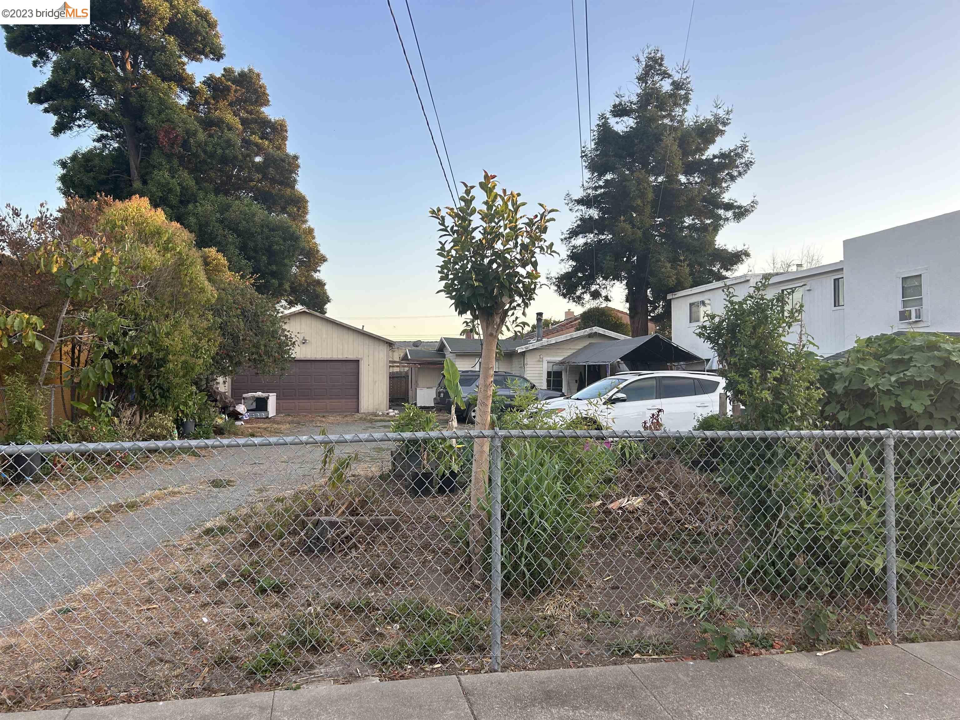 Detail Gallery Image 1 of 1 For 2900 Clinton Ave, Richmond,  CA 94804 - 2 Beds | 1 Baths