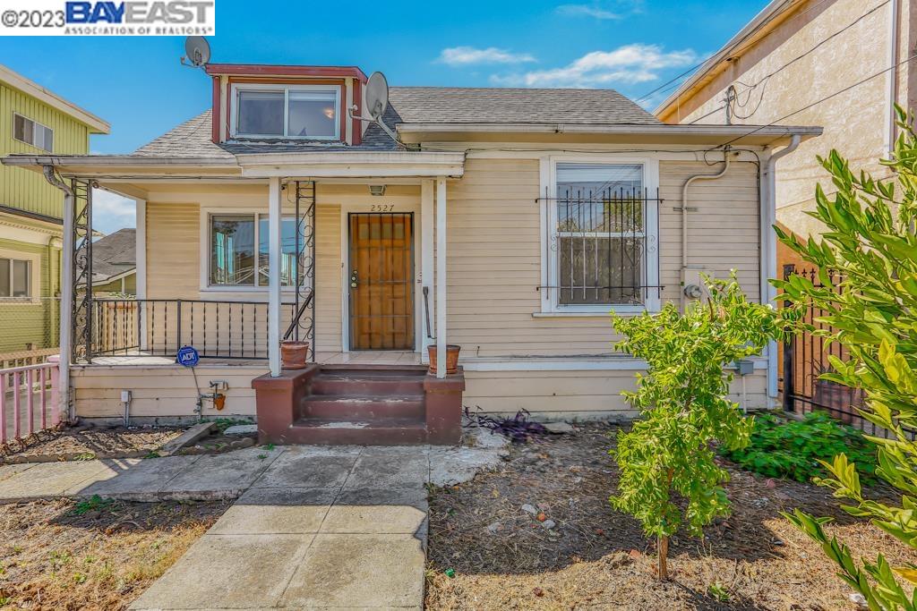 Detail Gallery Image 1 of 1 For 2527 E 24th St, Oakland,  CA 94601 - – Beds | – Baths