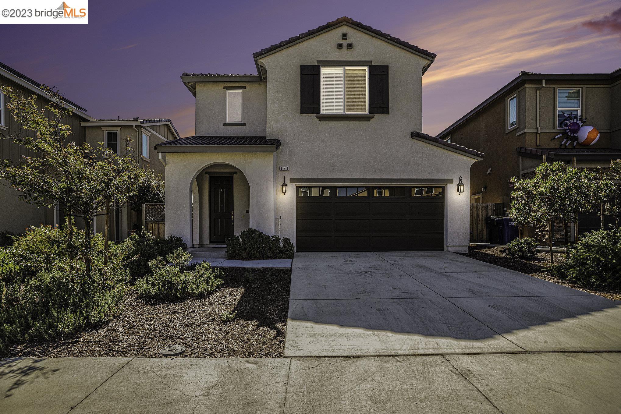 Detail Gallery Image 1 of 1 For 121 Leprino Cir, Oakley,  CA 94561 - 4 Beds | 3 Baths