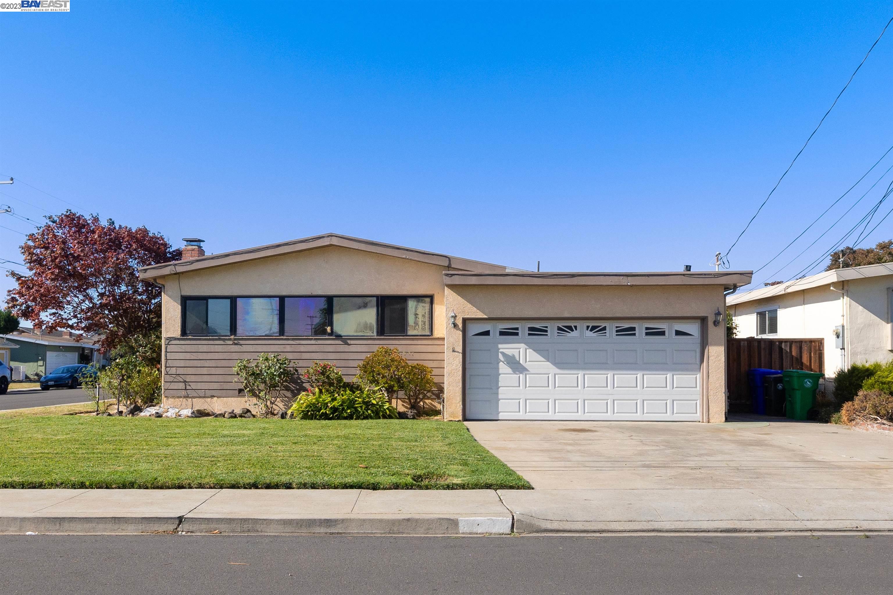 Detail Gallery Image 1 of 1 For 1873 via Natal, San Lorenzo,  CA 94580 - 3 Beds | 2 Baths