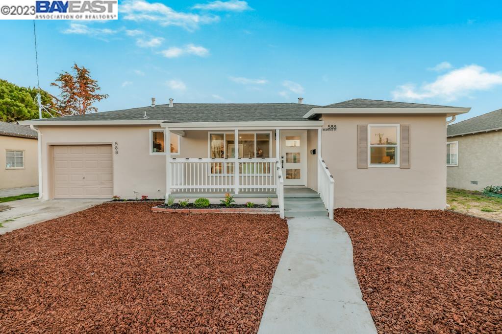 Detail Gallery Image 1 of 1 For 588 Beatrice St, San Leandro,  CA 94579 - 2 Beds | 1 Baths