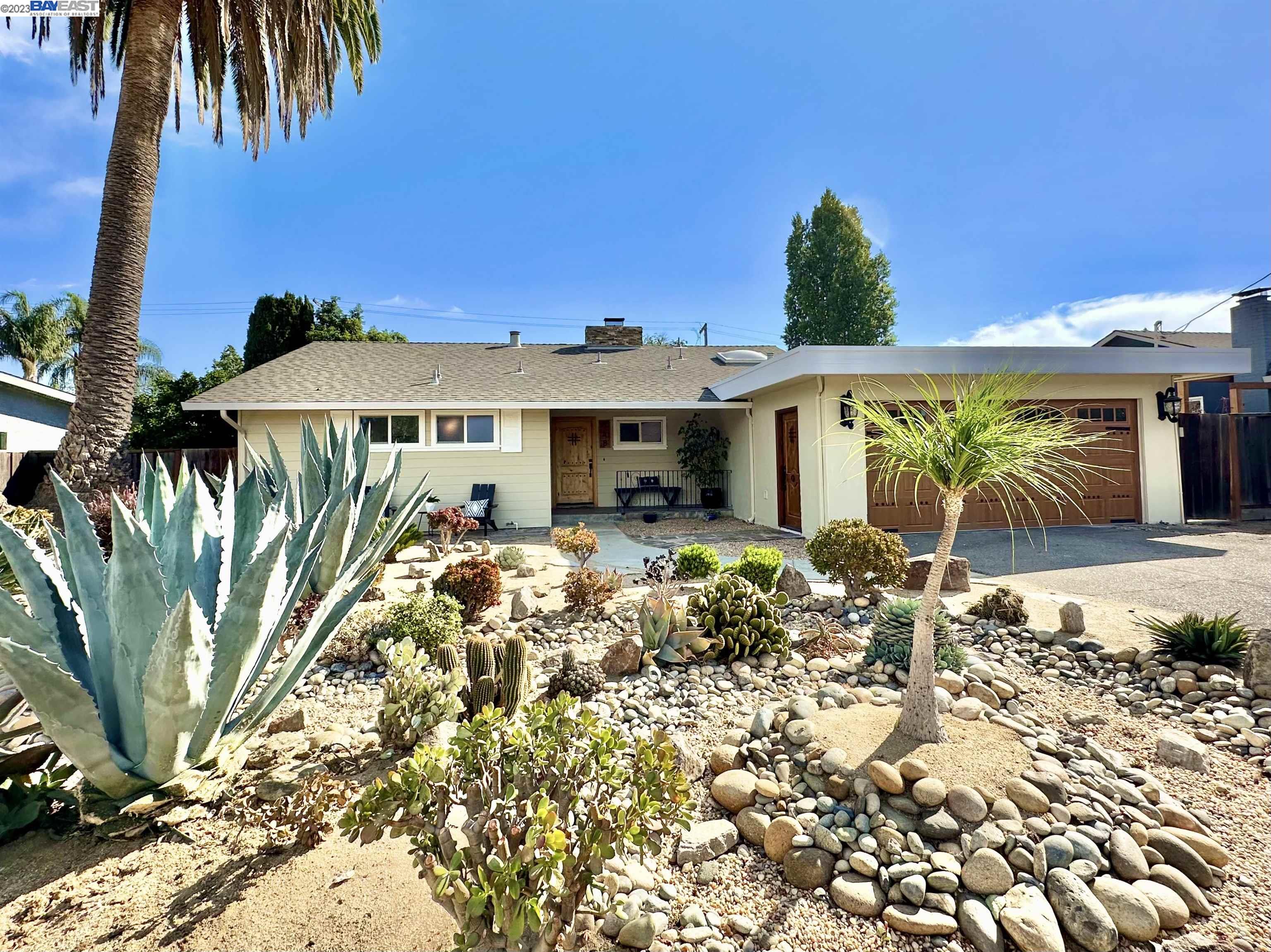 Detail Gallery Image 1 of 1 For 648 S Baywood Avenue, San Jose,  CA 95128 - 3 Beds | 2 Baths
