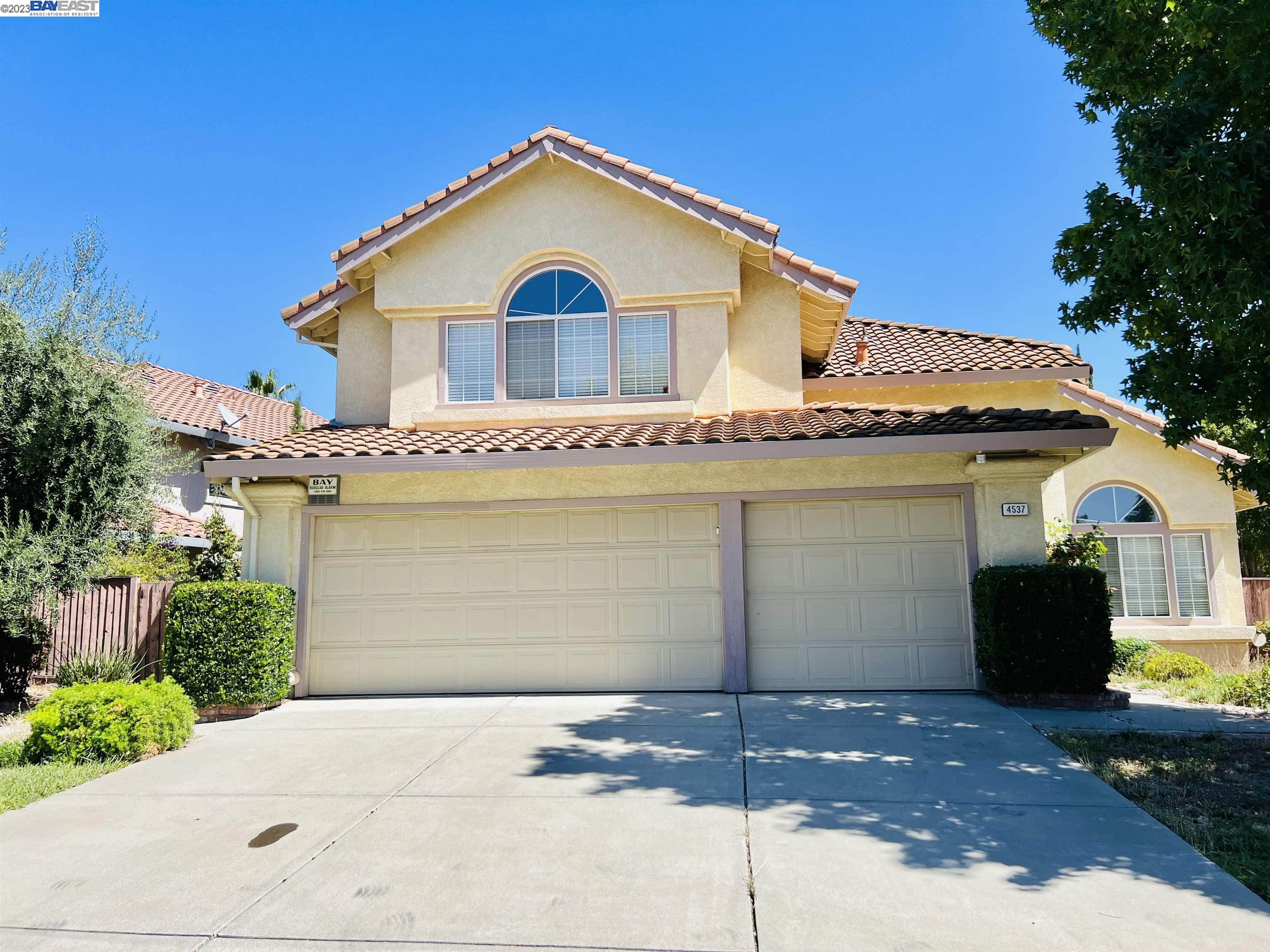 Detail Gallery Image 1 of 1 For 4537 Fallow Way, Antioch,  CA 94509 - 4 Beds | 3 Baths