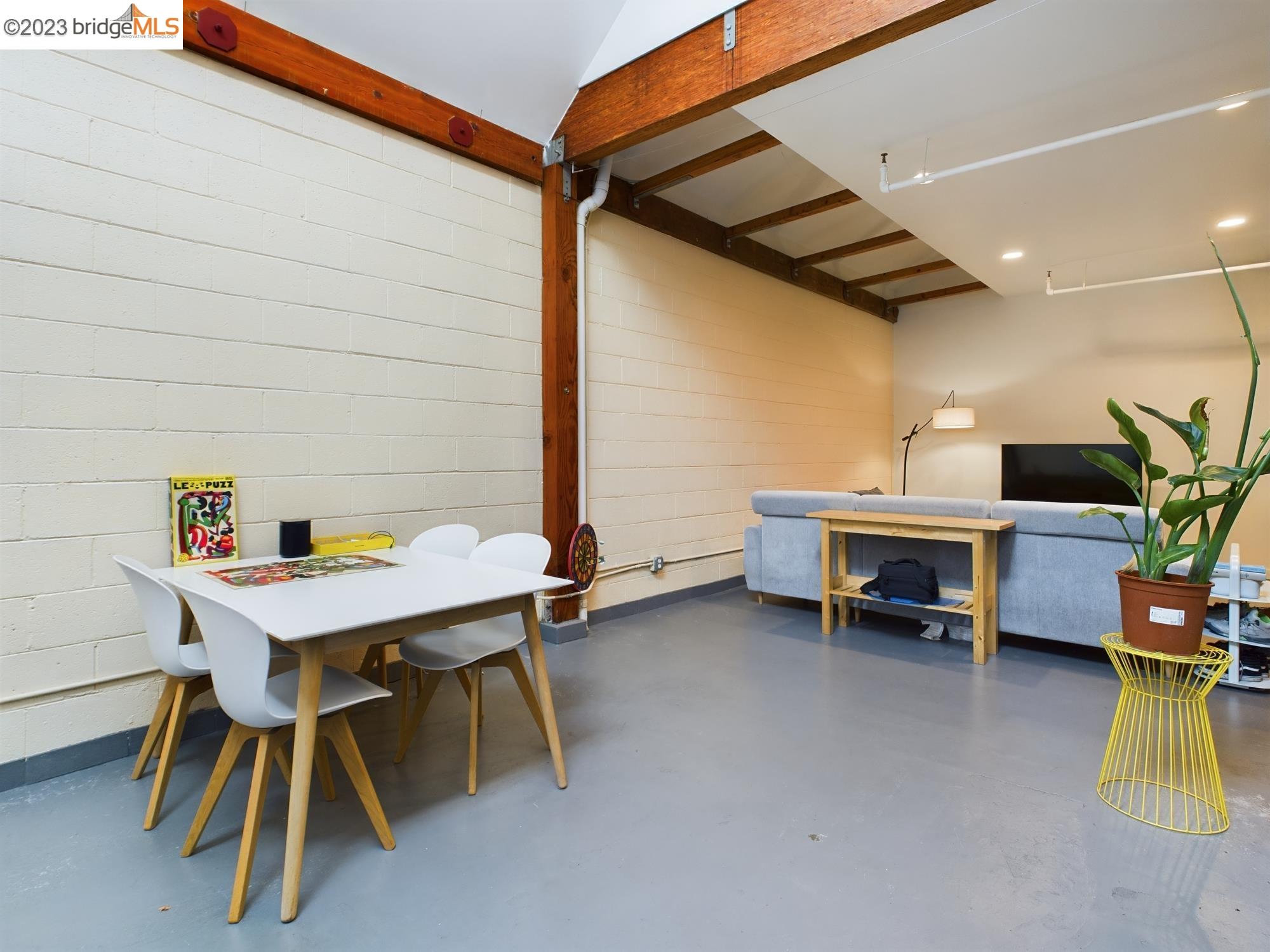 Detail Gallery Image 1 of 1 For 926 Chester St #C,  Oakland,  CA 94607 - 0 Beds | 1 Baths