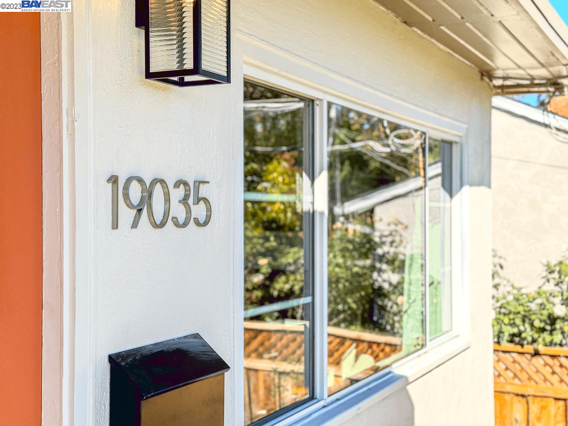 Detail Gallery Image 1 of 1 For 19035 Mayberry, Castro Valley,  CA 94546-3050 - 2 Beds | 1 Baths