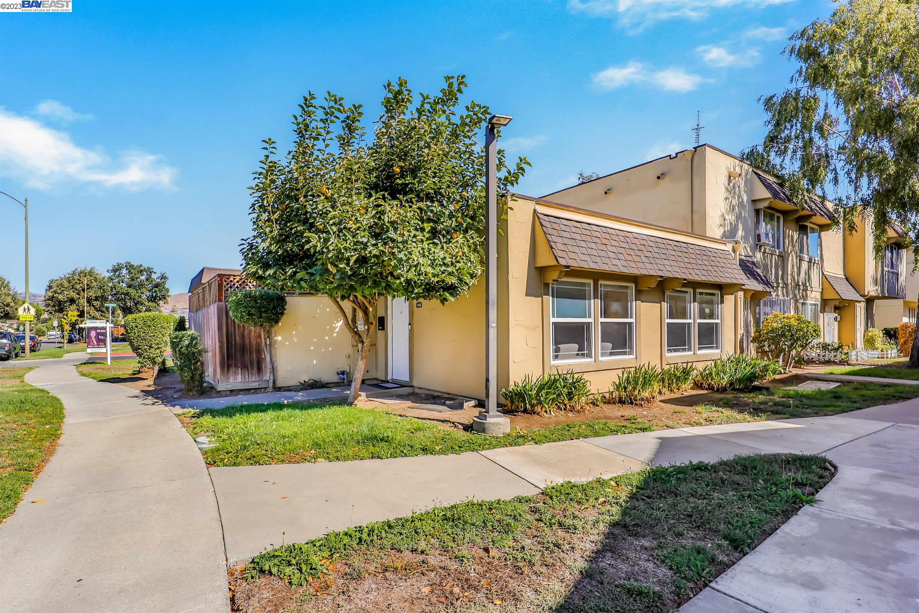 Detail Gallery Image 1 of 1 For 2663 Rosalinda Ct, San Jose,  CA 95121 - 2 Beds | 1 Baths