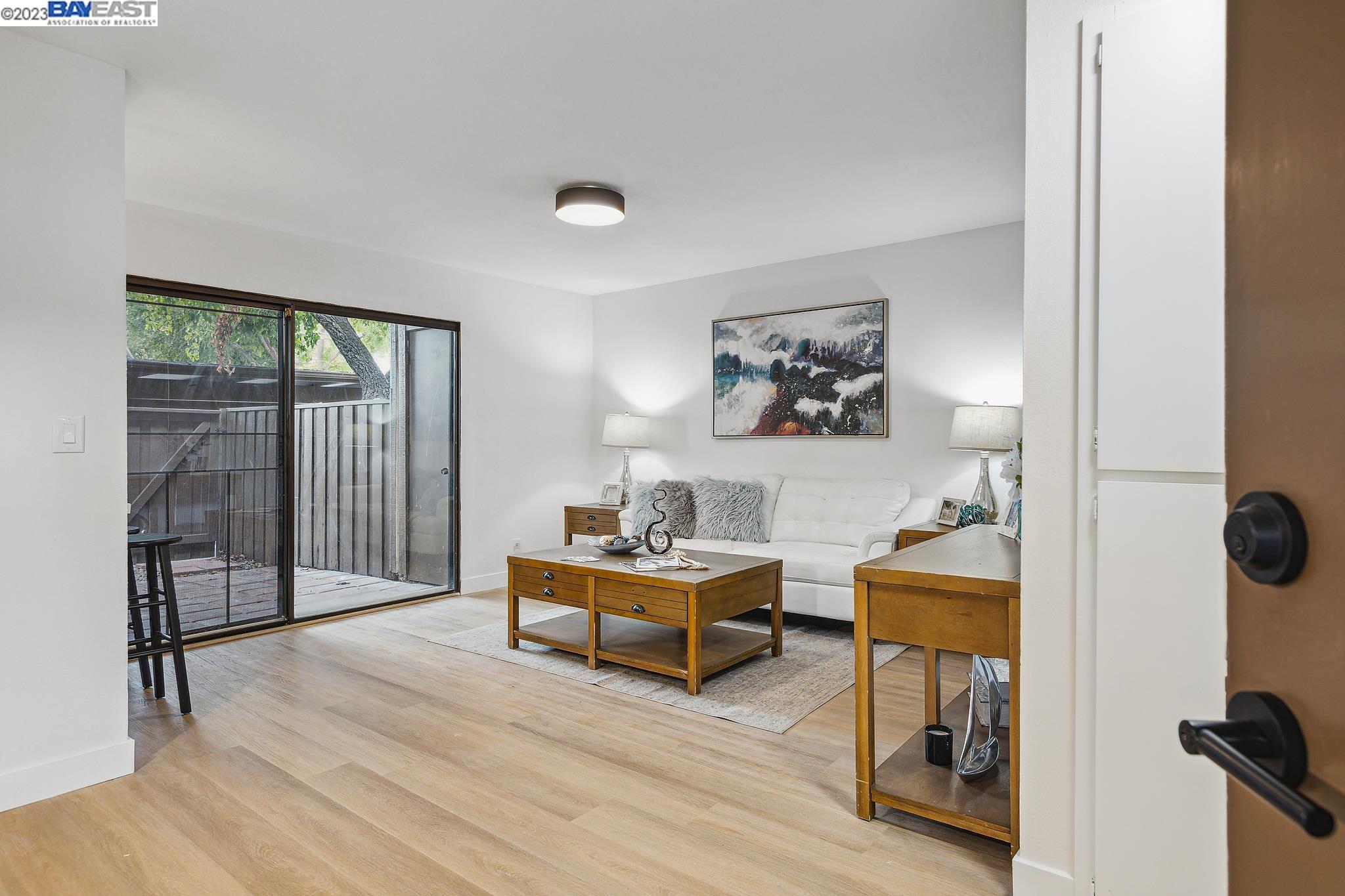 Photo #2: 41041981 Listing 