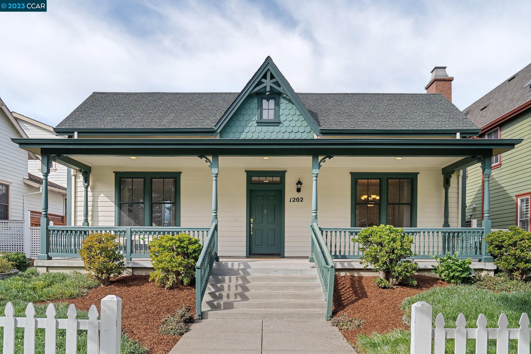 Detail Gallery Image 1 of 1 For 1202 Taraya Ter, Hercules,  CA 94547 - 4 Beds | 2/1 Baths