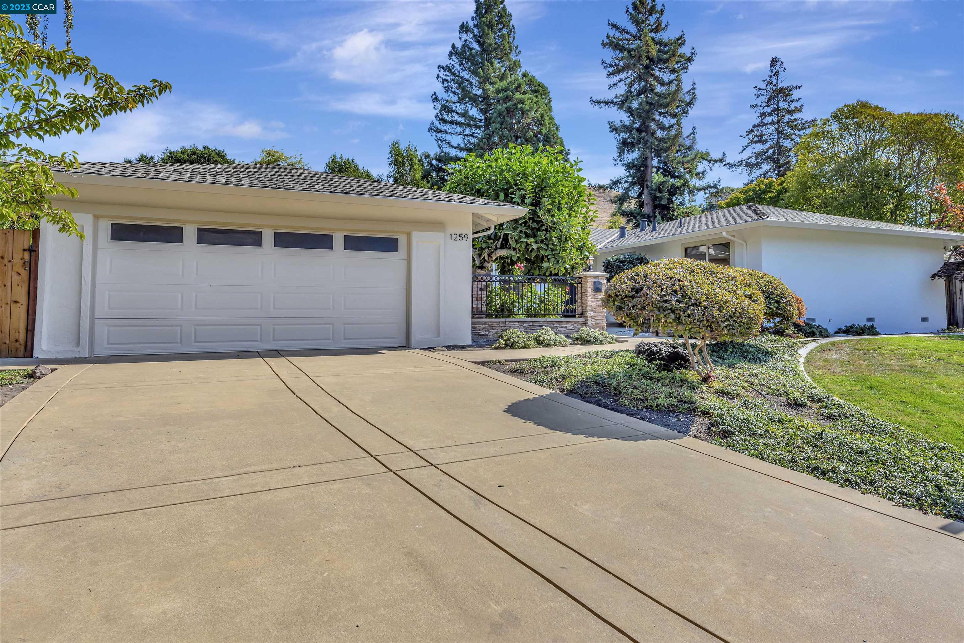 Detail Gallery Image 1 of 1 For 1259 Larch Ave, Moraga,  CA 94556 - 4 Beds | 2/1 Baths
