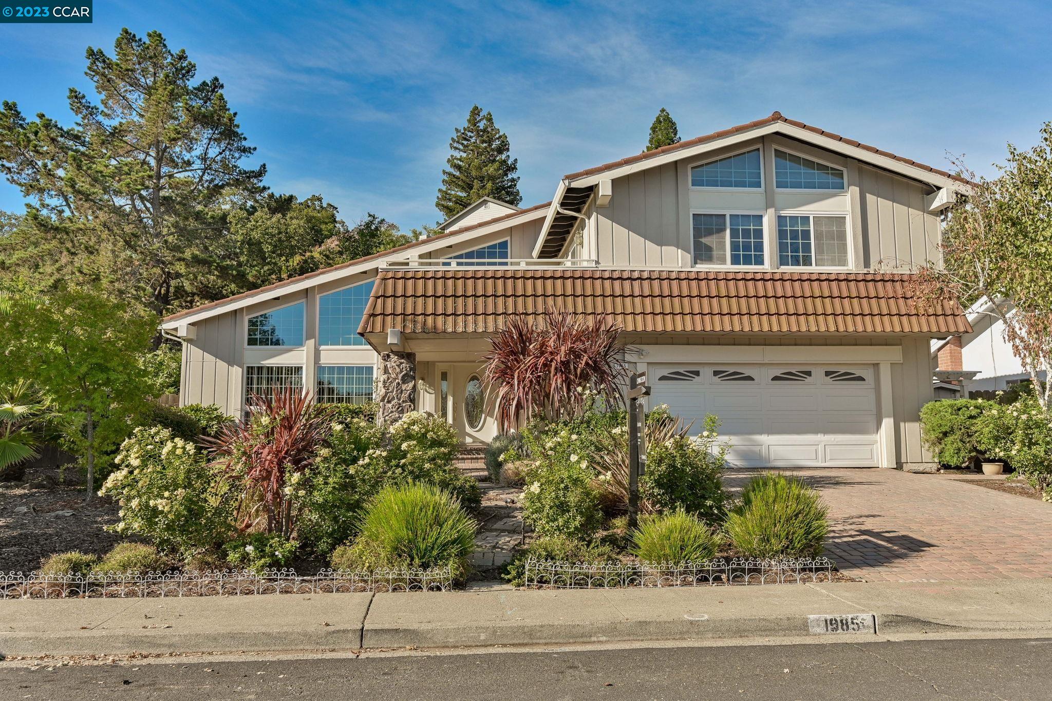 Detail Gallery Image 1 of 1 For 1985 Morello Ave, Pleasant Hill,  CA 94523 - 4 Beds | 2/1 Baths