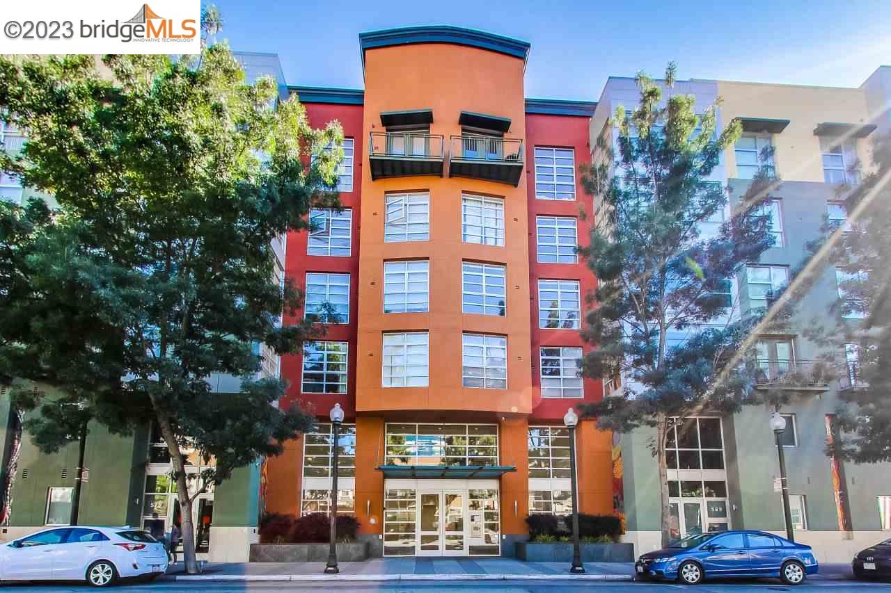 Detail Gallery Image 1 of 1 For 585 9th St #530,  Oakland,  CA 94607 - 1 Beds | 1 Baths