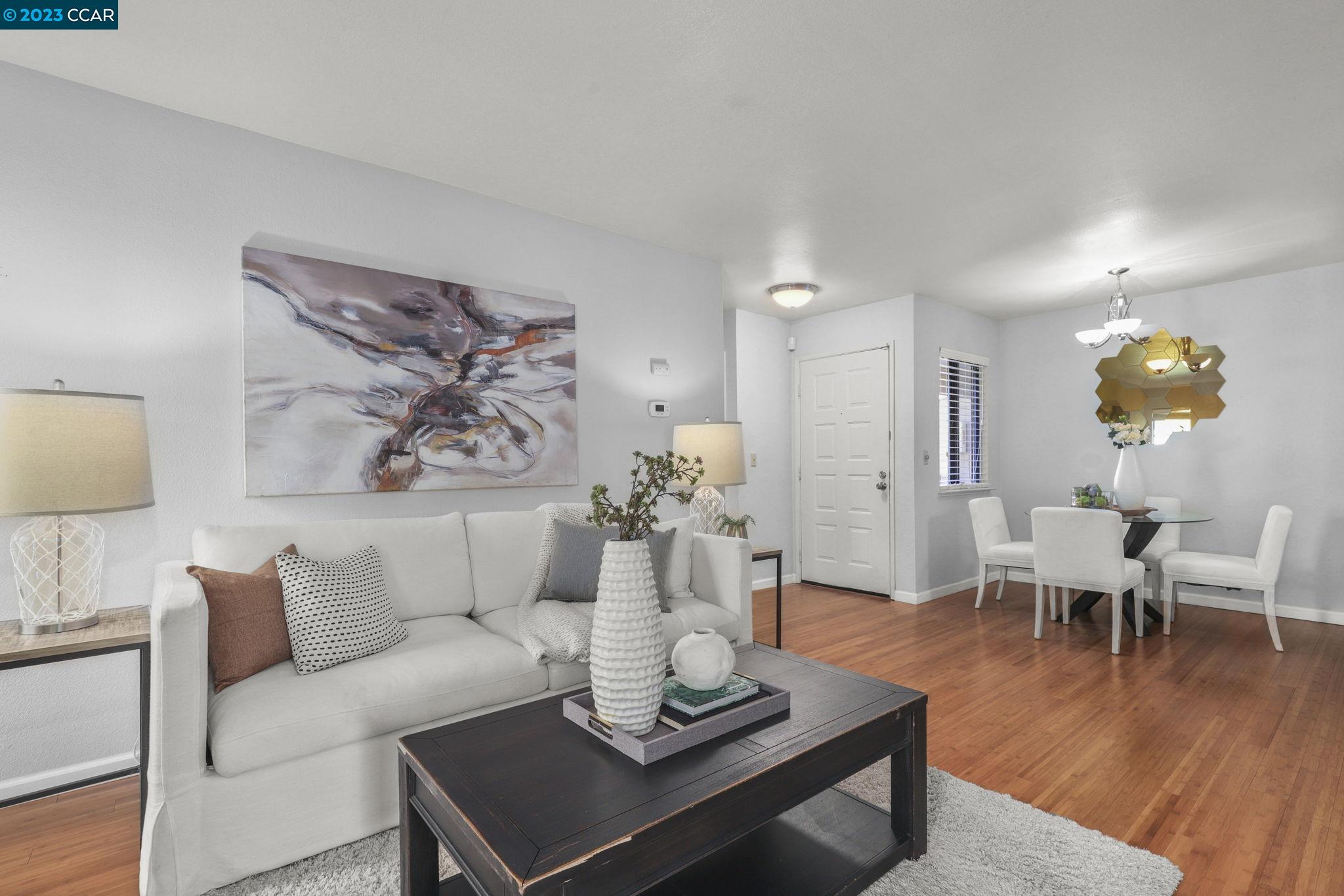 Photo #5: 41042175 Listing 