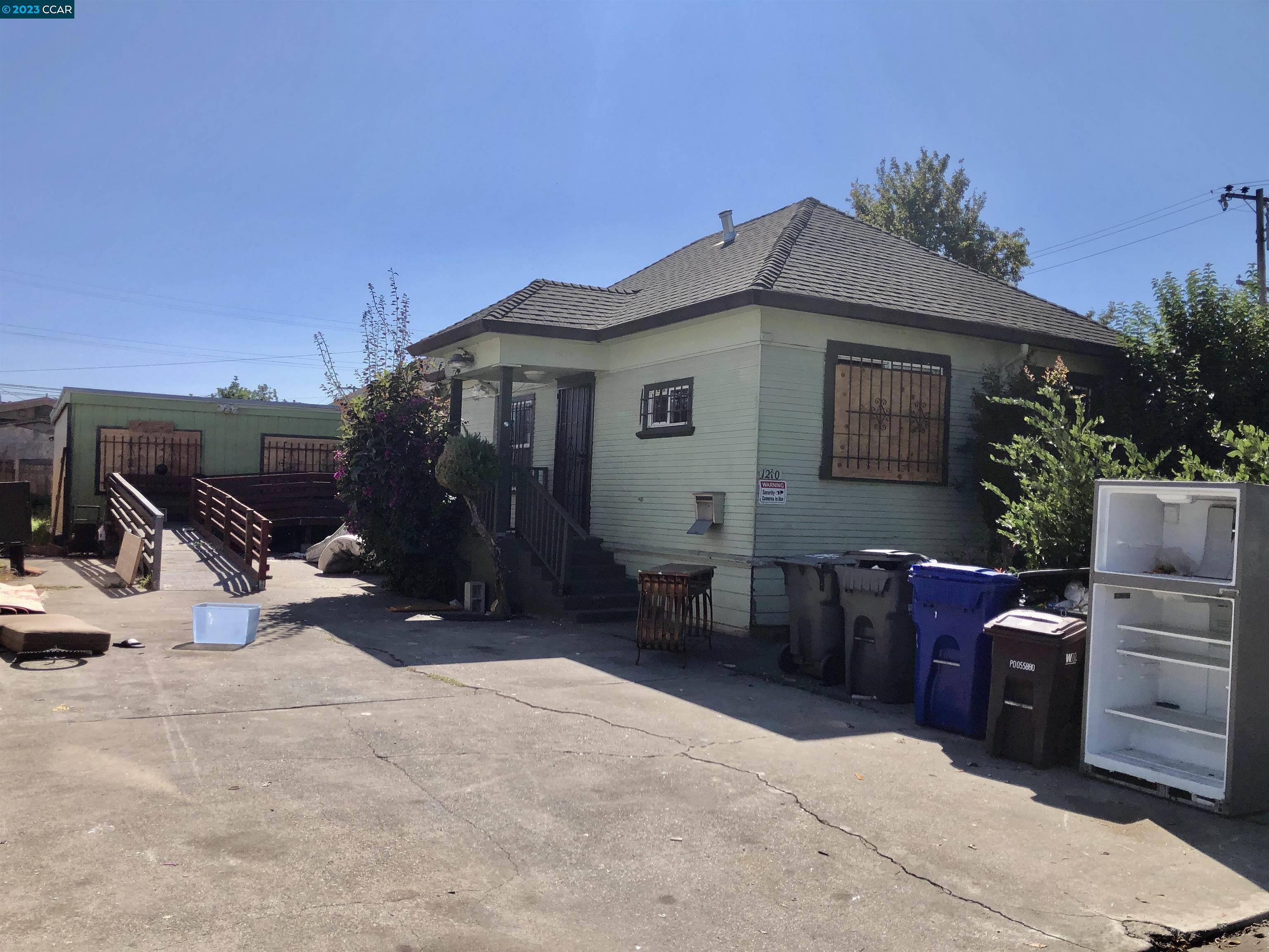 Detail Gallery Image 1 of 1 For 1210 75th Ave, Oakland,  CA 94621 - 2 Beds | 1 Baths