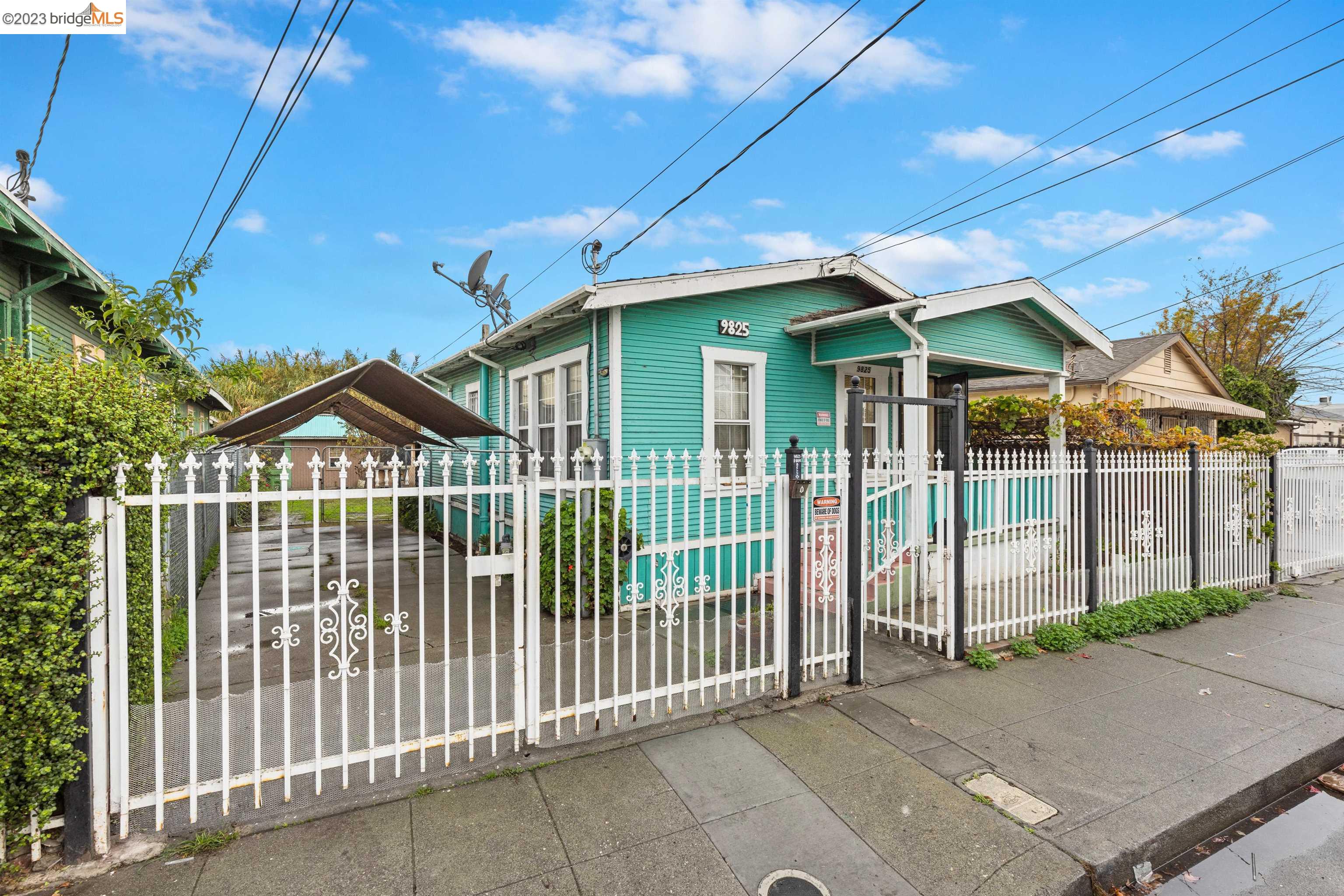 Detail Gallery Image 1 of 1 For 9825 E St, Oakland,  CA 94603 - 2 Beds | 1 Baths