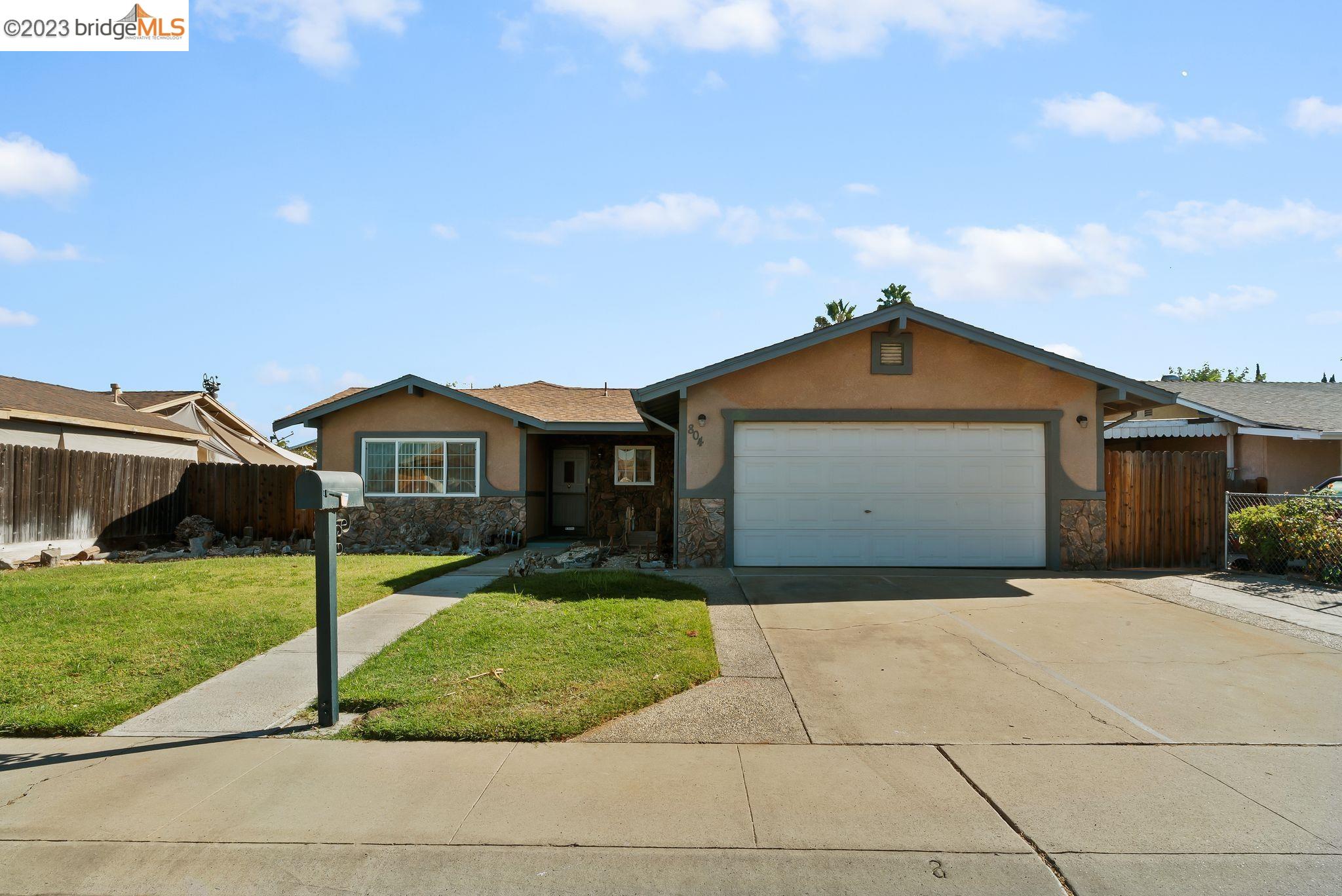 Detail Gallery Image 1 of 1 For 804 Orbit Ln, Modesto,  CA 95351 - 3 Beds | 2 Baths