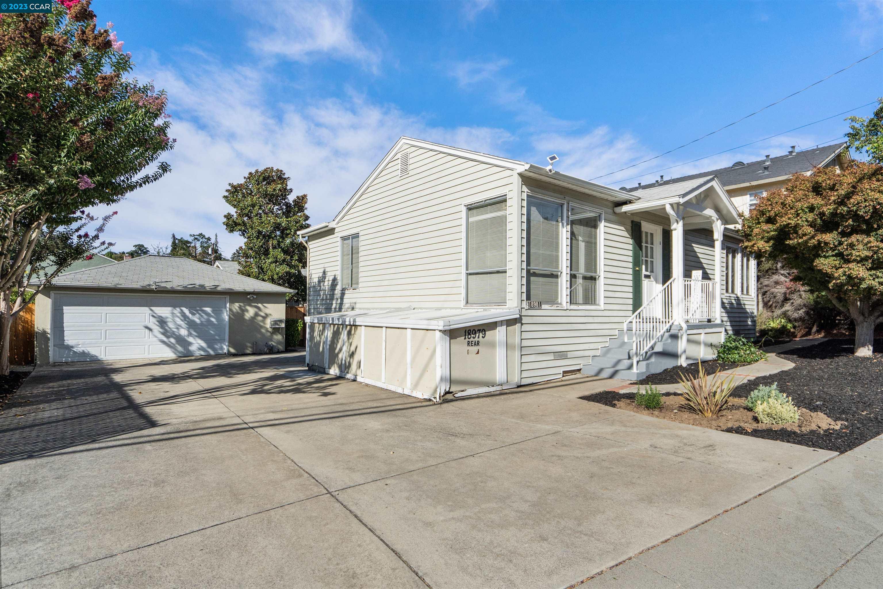 Detail Gallery Image 1 of 1 For 18981 Lake Chabot Rd, Castro Valley,  CA 94546 - 3 Beds | 2 Baths