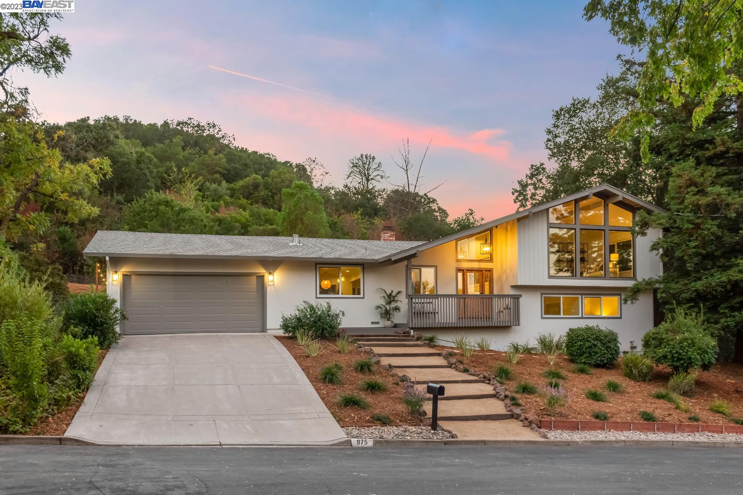 Detail Gallery Image 1 of 1 For 975 Iroquois Dr, Pleasant Hill,  CA 94523 - 4 Beds | 2/1 Baths