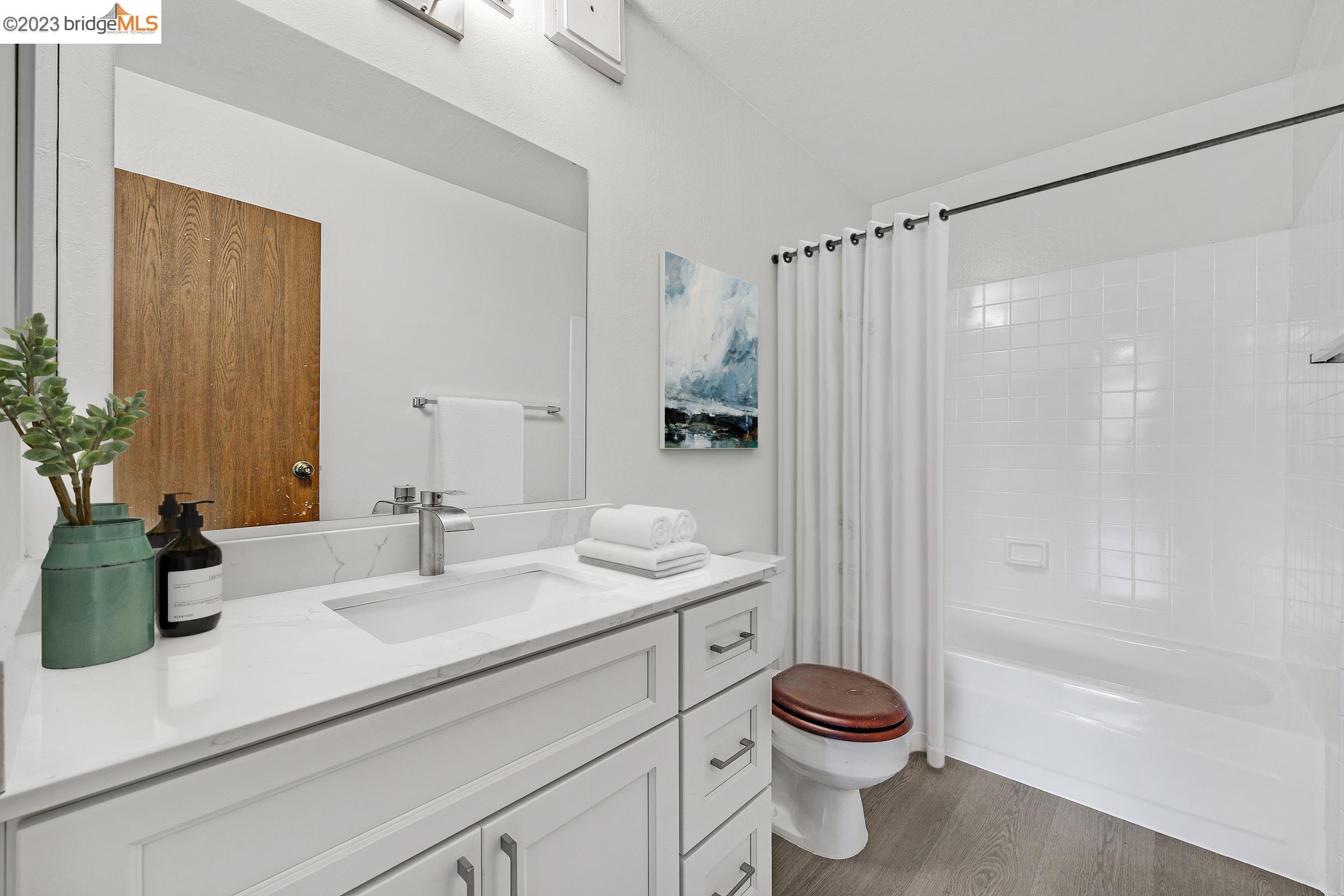 Detail Gallery Image 11 of 25 For 555 Pierce St #1510,  Albany,  CA 94706 - 2 Beds | 2 Baths